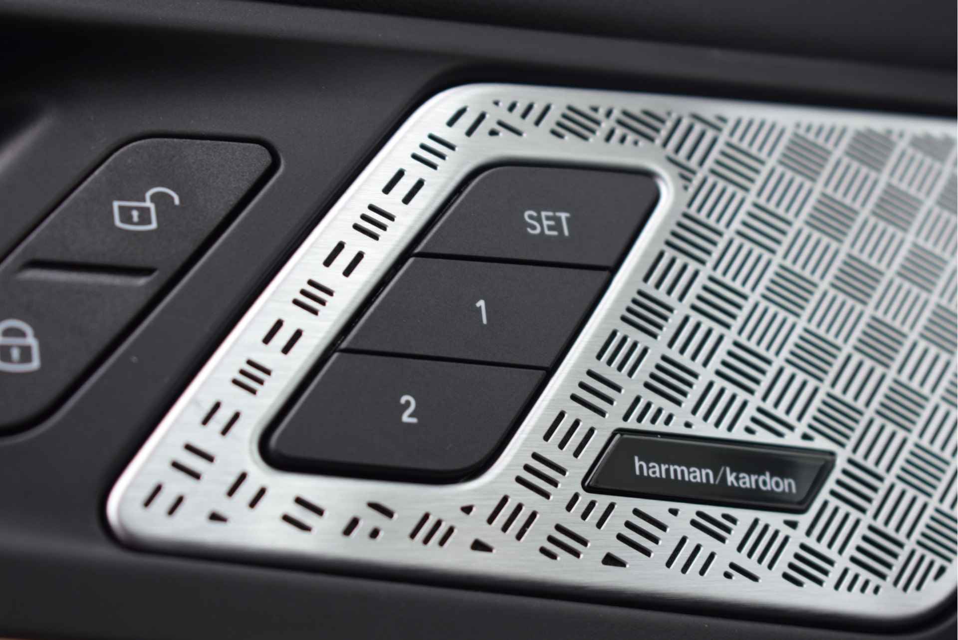 BMW iX1 xDrive30 High Executive M Sport 67 kWh / Sportstoelen / Adaptief M Onderstel / Parking Assistant Plus / Adaptieve LED / Memory Seats / Comfort Access / Harman-Kardon - 20/29