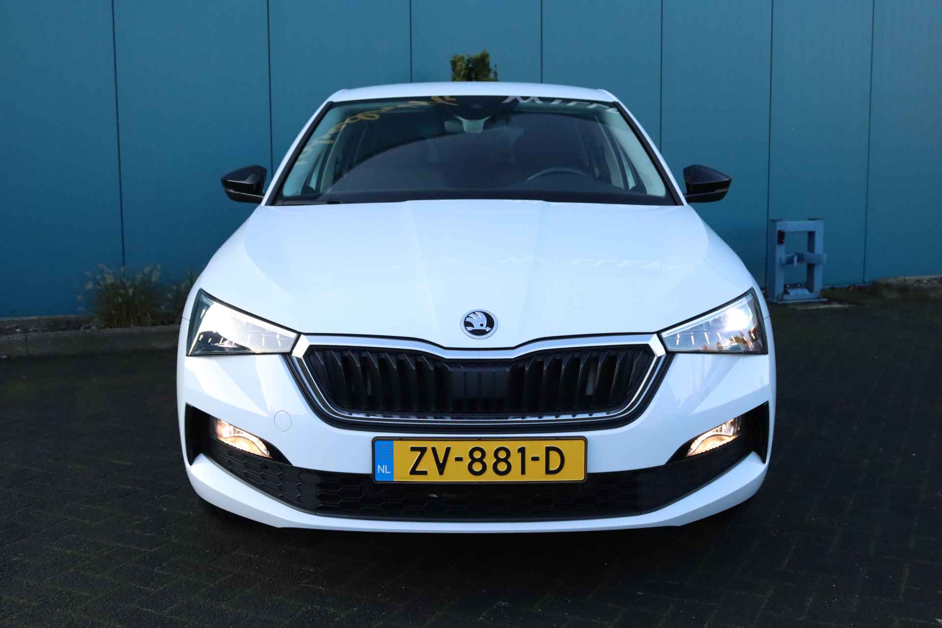 Škoda Scala 1.0 TSI First Edition ECC/CRUISE/LANE.ASSIST/STOELV./CARPLAY/LED/NAV VIA APP/BLUETOOTH/PDC/LMV - 4/48