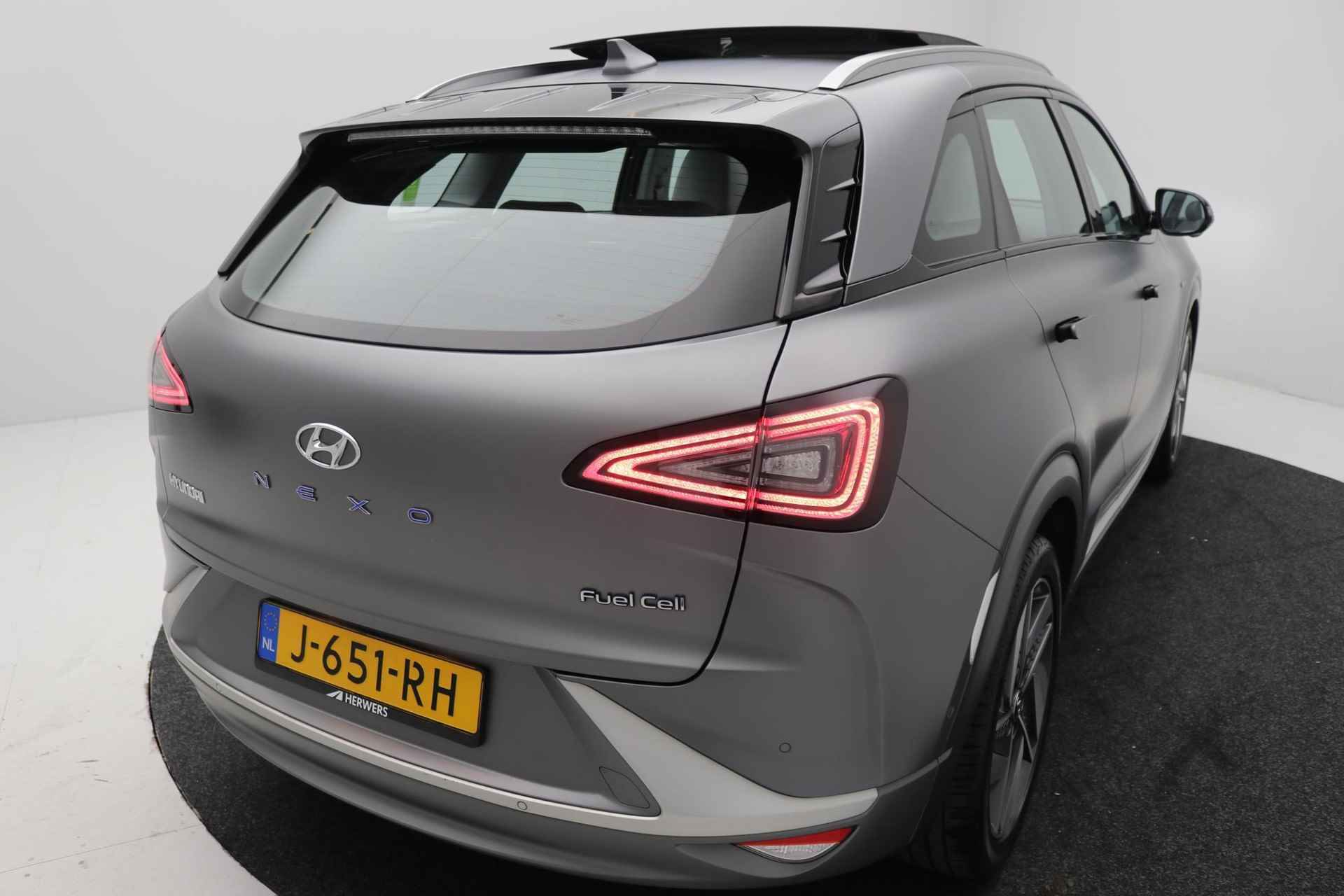 Hyundai NEXO FCEV Plus Pack Waterstof Automaat / GROOT GLAZEN SCHUIF-KANTELDAK / WATERSTOF / ADAPTIVE CRUISE CONTROL / FULL OPTION / LEDEREN BEKLEDING / STOELVERWARMING & STOELKOELING / APPLE CARPLAY & ANDROID AUTO / KEYLESS ENTRY / PARKEERSENSOREN RONDOM / - 99/102