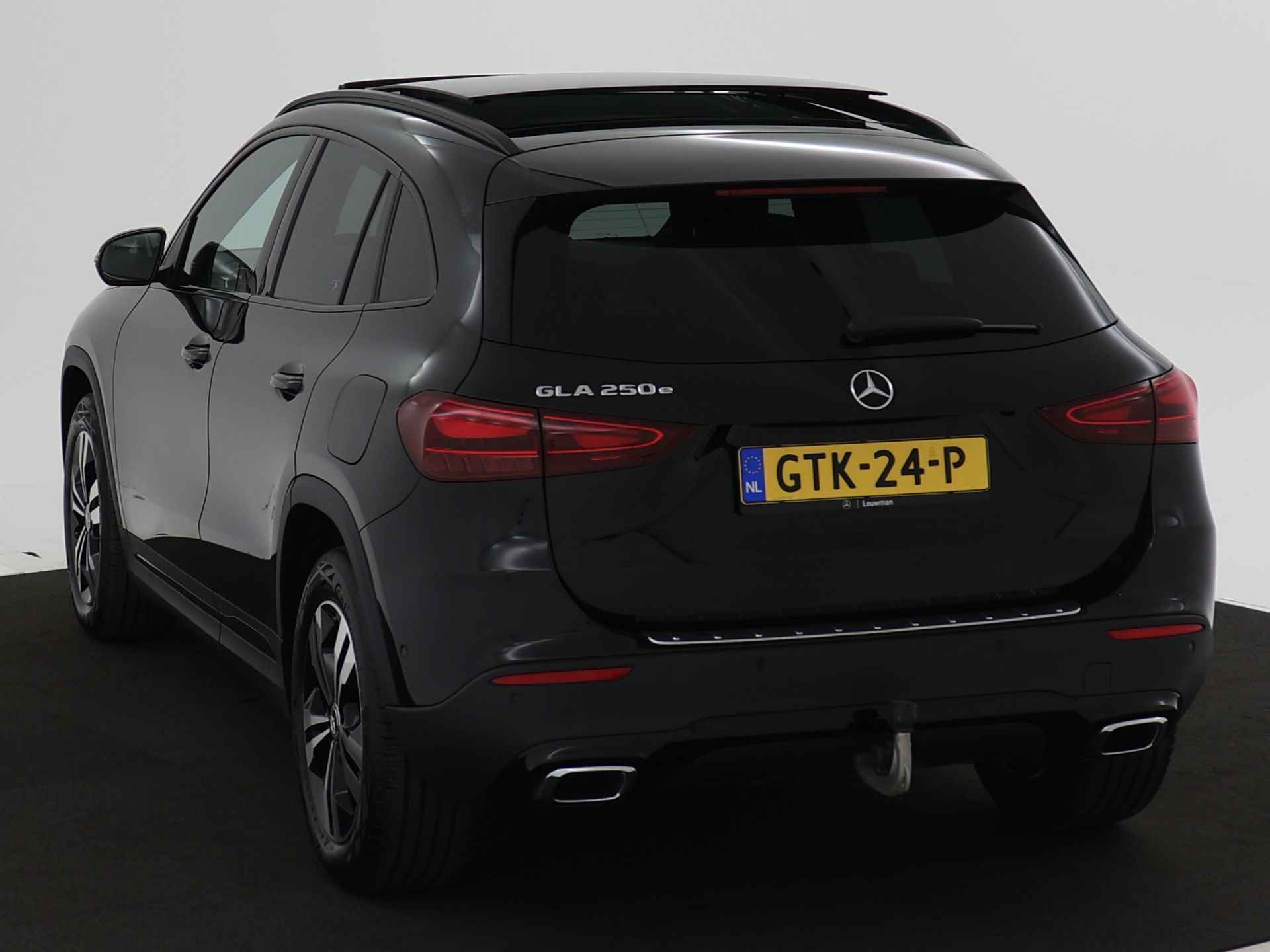 Mercedes-Benz GLA 250 e Face Lift Plug-In Hybride | Panoramadak | Trekhaak | Stuur-/Stoelverwarming | Night Pakket | 11kW Laden | Inclusief 24 maanden MB Certified garantie voor Europa. - 17/46