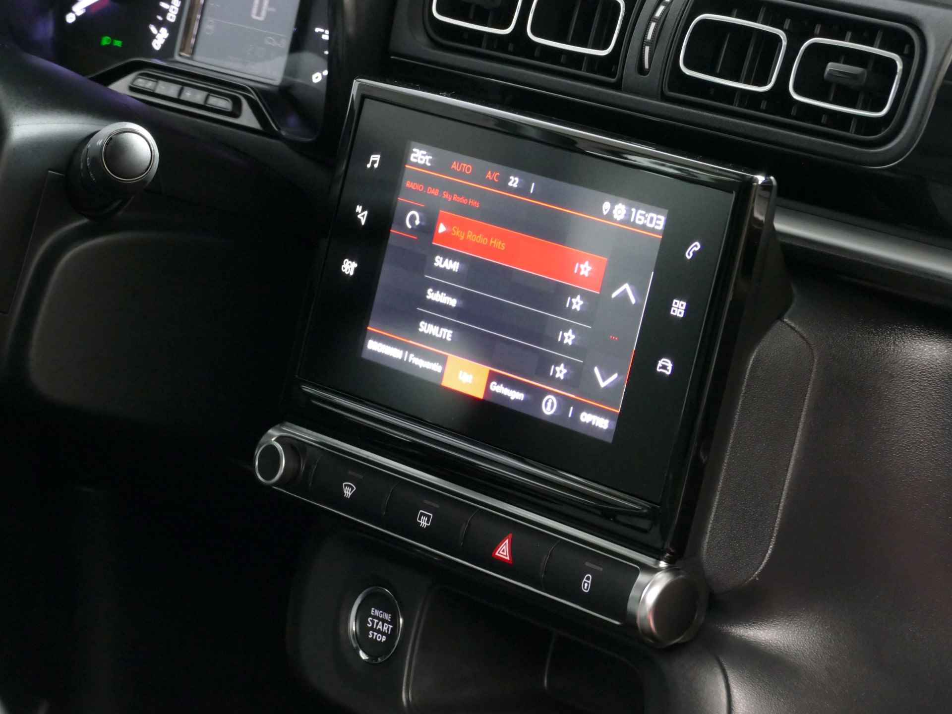 Citroën C3 1.2 SHINE 2TONE CARPLAY NAVI CLIMA CRUISE LED CAMERA LMV STOELVERW. 10/2023 - 27/67