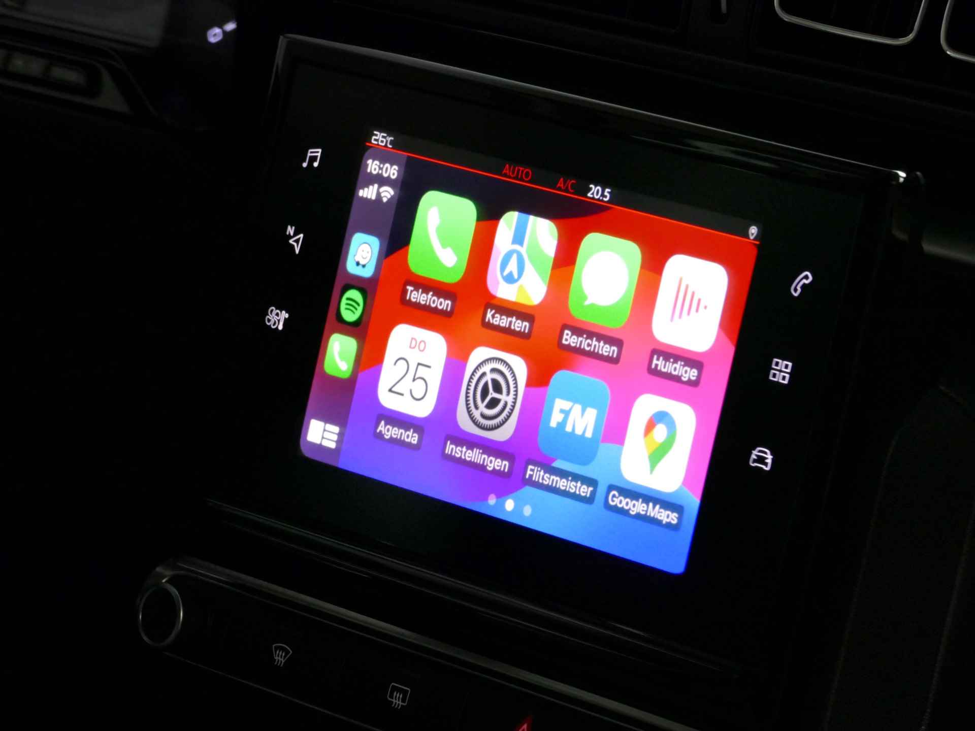 Citroën C3 1.2 SHINE 2TONE CARPLAY NAVI CLIMA CRUISE LED CAMERA LMV STOELVERW. 10/2023 - 30/67