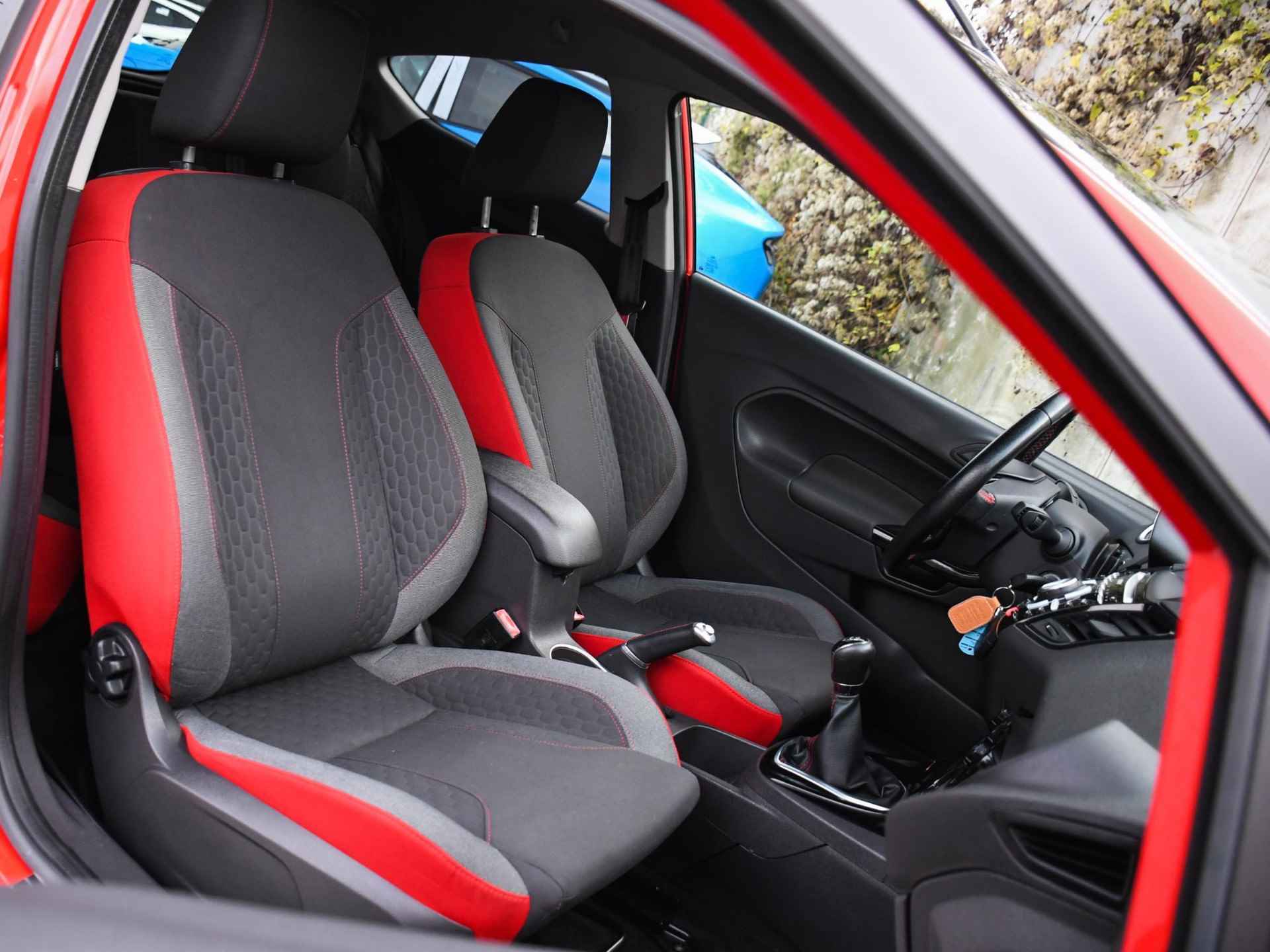 Ford Fiesta Red Edition 1.0 EcoBoost 140pk PDC ACHTER | QUICK CLEAR | 17''LM | NAVI | AIRCO | LED DAGRIJVERL. - 10/34