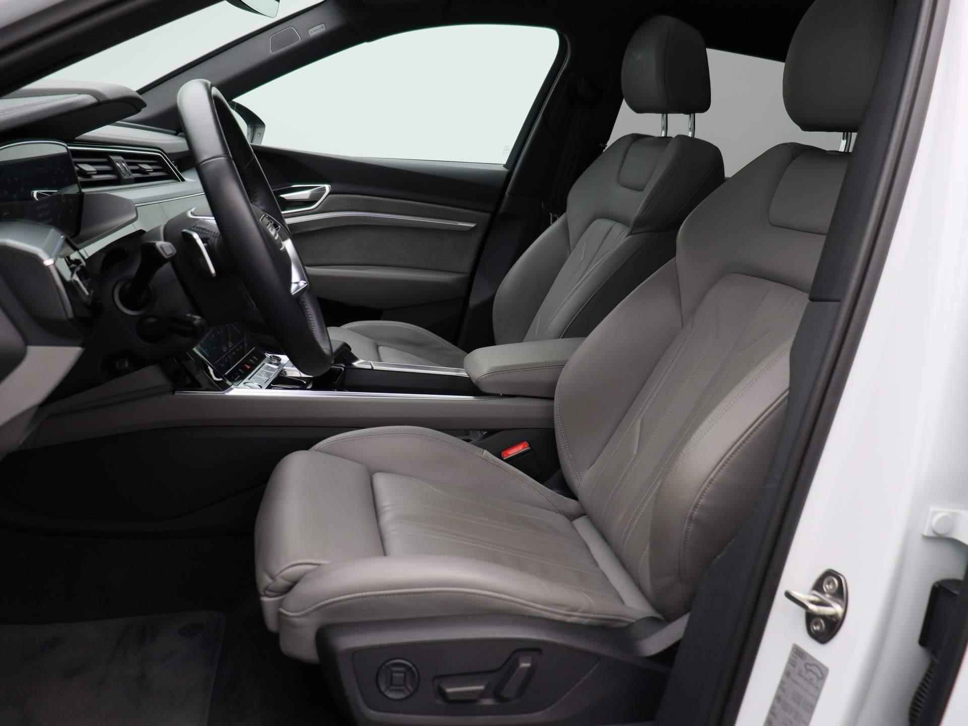 Audi e-tron e-tron 55 quattro advanced Pro Line Plus 95 kWh | Leder | LED Matrix | Bang&Olufsen | Head up display | Navigatie | Memory seats | Lichtmetalen velgen | Panoramadak |  Cruise control | 360 Camera | Parkeersensoren | Elektrische Kofferklep | - 12/53
