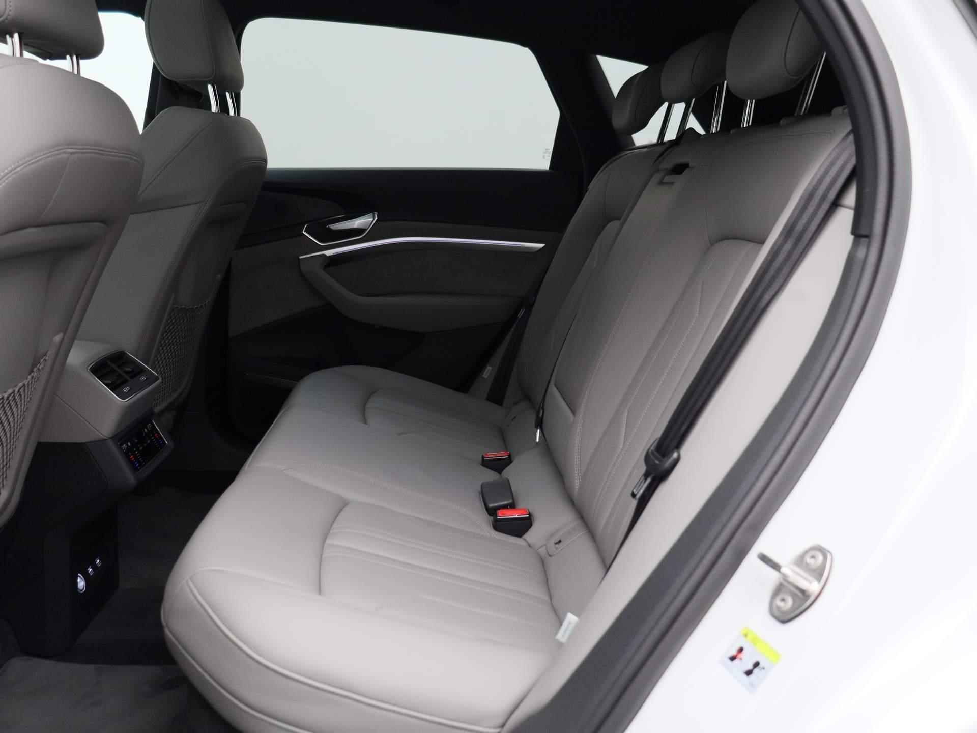 Audi e-tron e-tron 55 quattro advanced Pro Line Plus 95 kWh | Leder | LED Matrix | Bang&Olufsen | Head up display | Navigatie | Memory seats | Lichtmetalen velgen | Panoramadak |  Cruise control | 360 Camera | Parkeersensoren | Elektrische Kofferklep | - 13/53