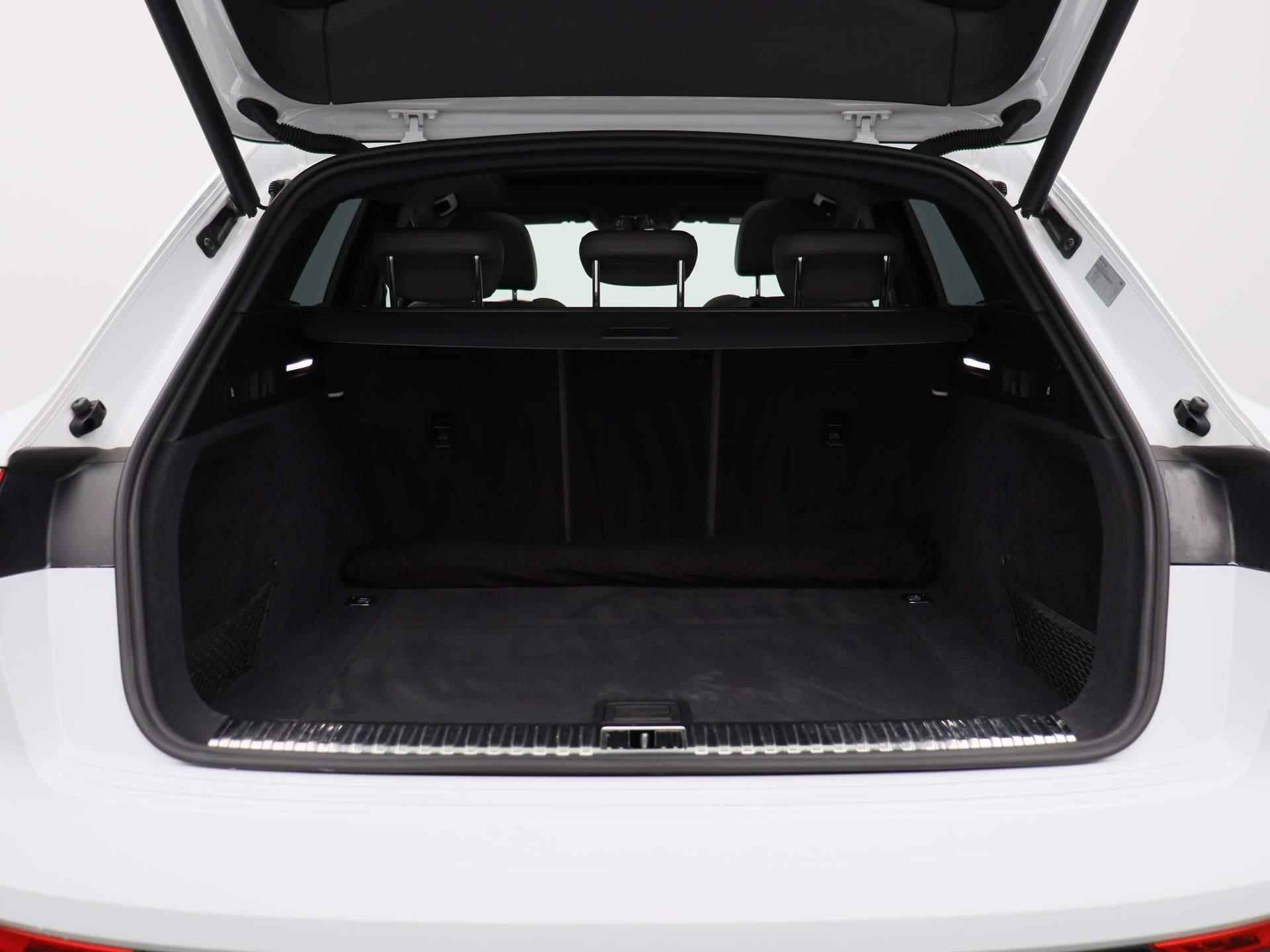 Audi e-tron e-tron 55 quattro advanced Pro Line Plus 95 kWh | Leder | LED Matrix | Bang&Olufsen | Head up display | Navigatie | Memory seats | Lichtmetalen velgen | Panoramadak |  Cruise control | 360 Camera | Parkeersensoren | Elektrische Kofferklep | - 14/53