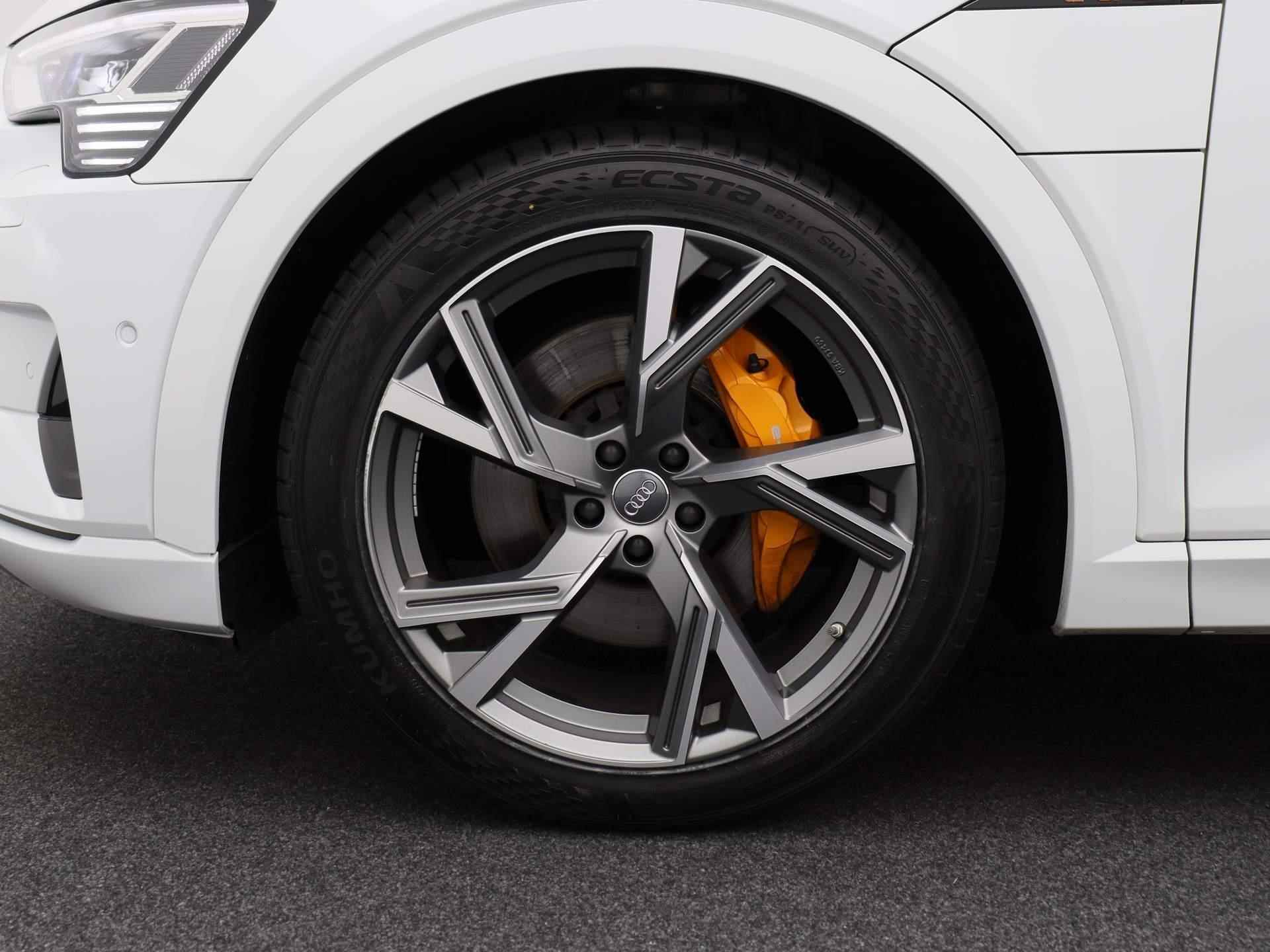 Audi e-tron e-tron 55 quattro advanced Pro Line Plus 95 kWh | Leder | LED Matrix | Bang&Olufsen | Head up display | Navigatie | Memory seats | Lichtmetalen velgen | Panoramadak |  Cruise control | 360 Camera | Parkeersensoren | Elektrische Kofferklep | - 16/53