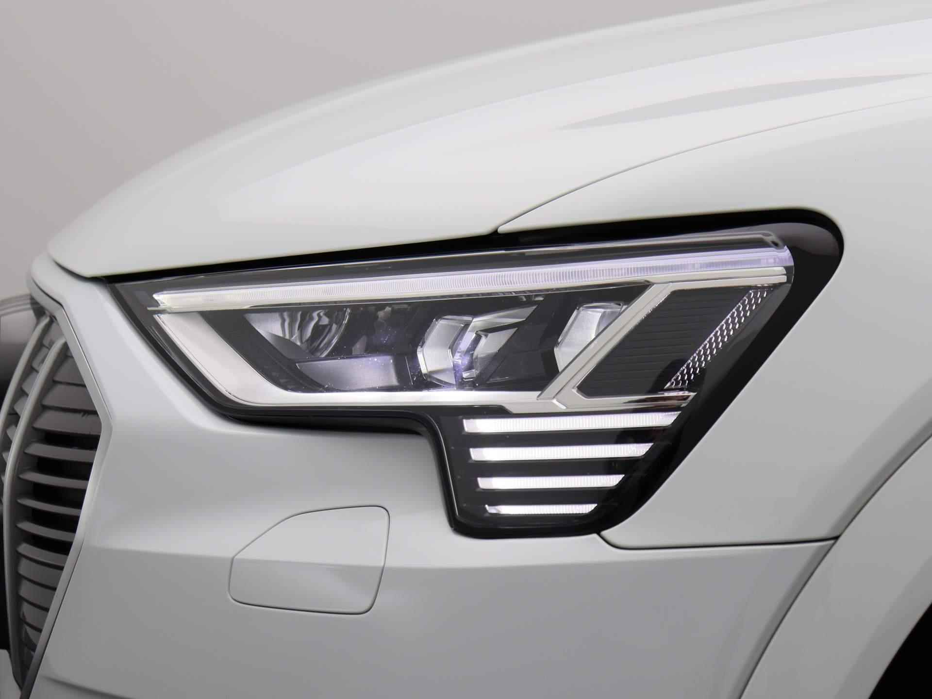 Audi e-tron e-tron 55 quattro advanced Pro Line Plus 95 kWh | Leder | LED Matrix | Bang&Olufsen | Head up display | Navigatie | Memory seats | Lichtmetalen velgen | Panoramadak |  Cruise control | 360 Camera | Parkeersensoren | Elektrische Kofferklep | - 18/53