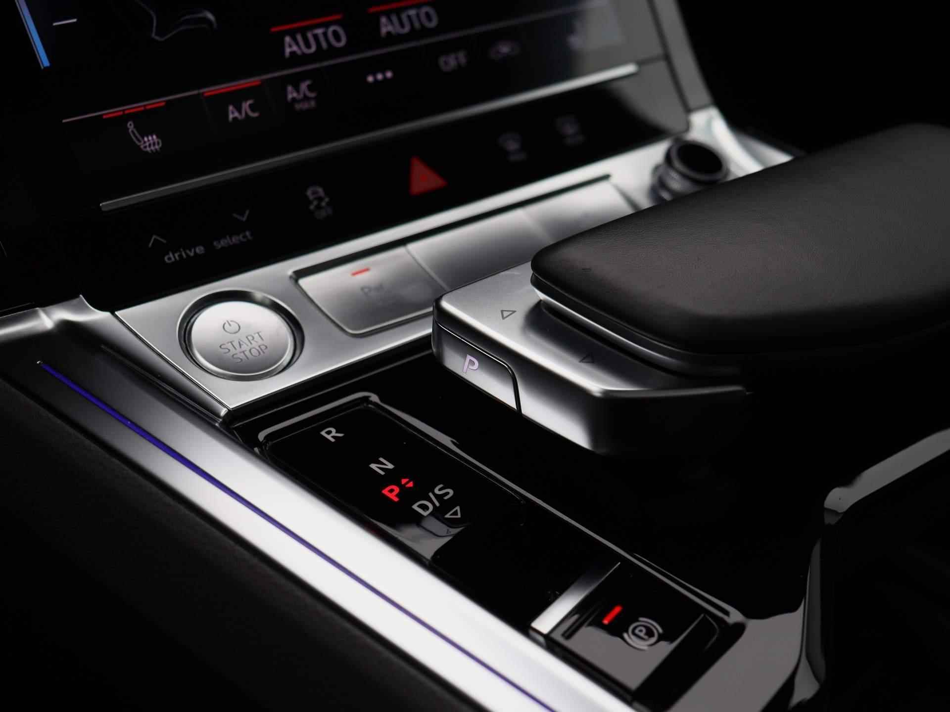 Audi e-tron e-tron 55 quattro advanced Pro Line Plus 95 kWh | Leder | LED Matrix | Bang&Olufsen | Head up display | Navigatie | Memory seats | Lichtmetalen velgen | Panoramadak |  Cruise control | 360 Camera | Parkeersensoren | Elektrische Kofferklep | - 22/53