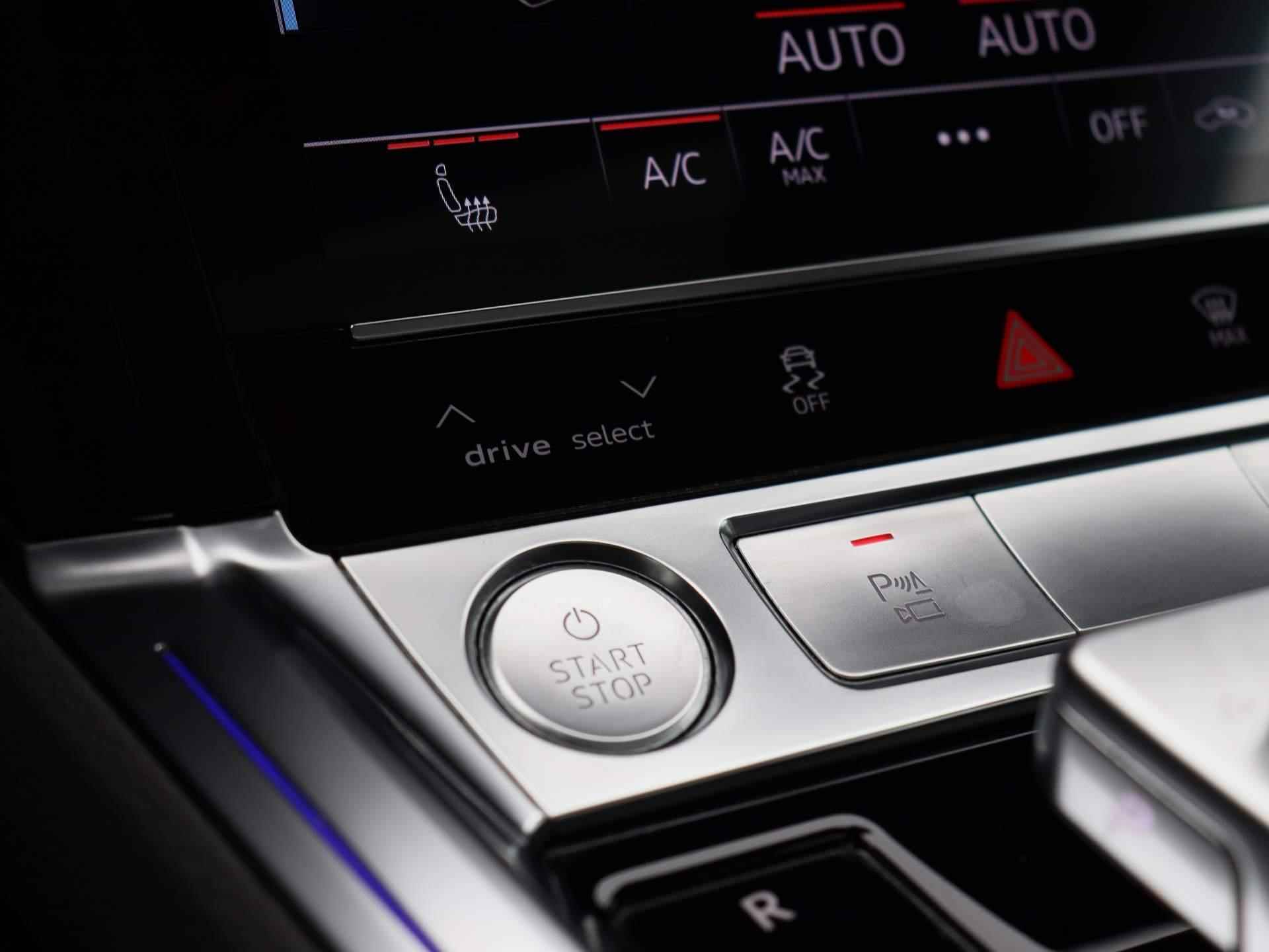 Audi e-tron e-tron 55 quattro advanced Pro Line Plus 95 kWh | Leder | LED Matrix | Bang&Olufsen | Head up display | Navigatie | Memory seats | Lichtmetalen velgen | Panoramadak |  Cruise control | 360 Camera | Parkeersensoren | Elektrische Kofferklep | - 23/53