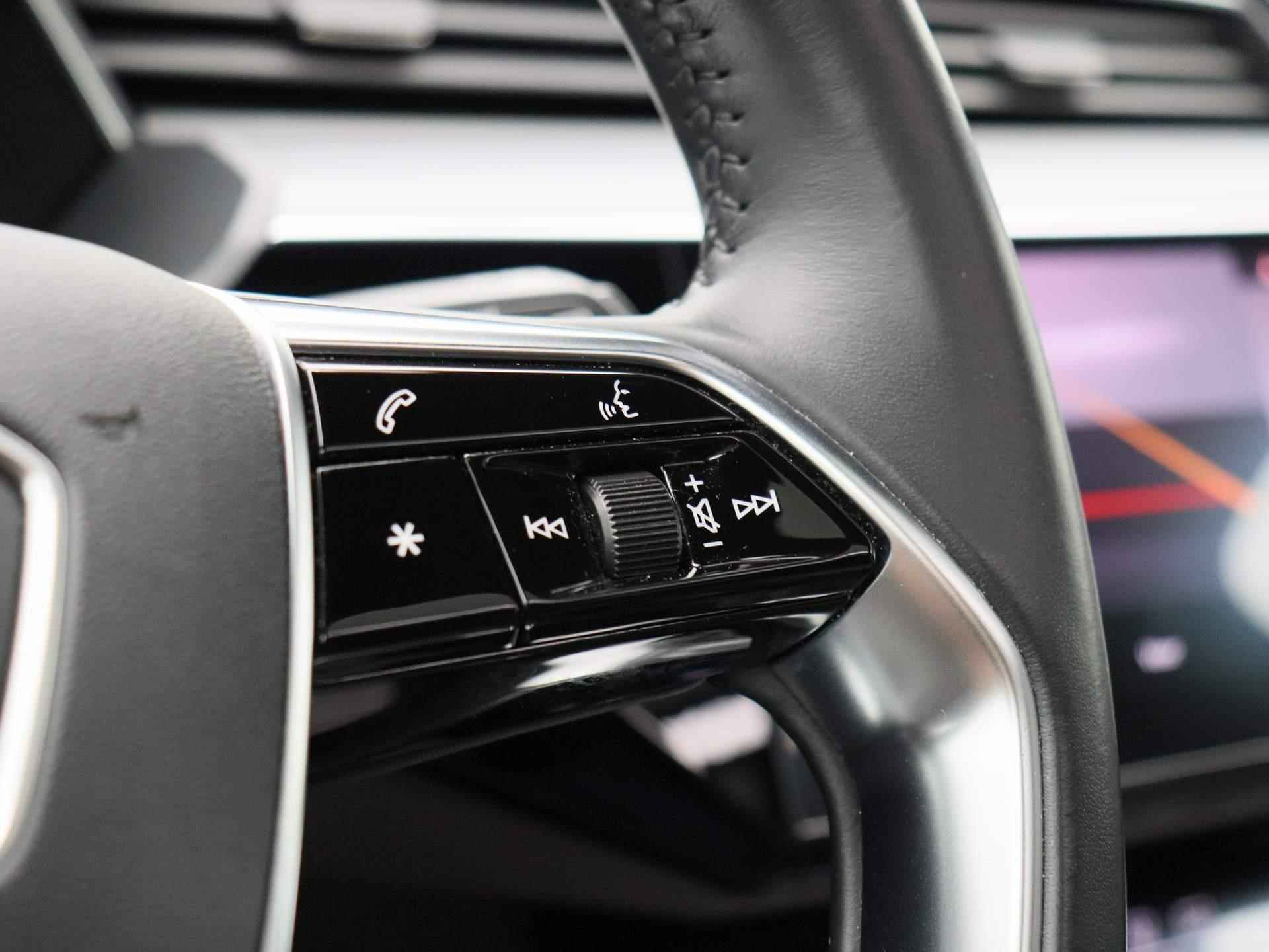 Audi e-tron e-tron 55 quattro advanced Pro Line Plus 95 kWh | Leder | LED Matrix | Bang&Olufsen | Head up display | Navigatie | Memory seats | Lichtmetalen velgen | Panoramadak |  Cruise control | 360 Camera | Parkeersensoren | Elektrische Kofferklep | - 29/53