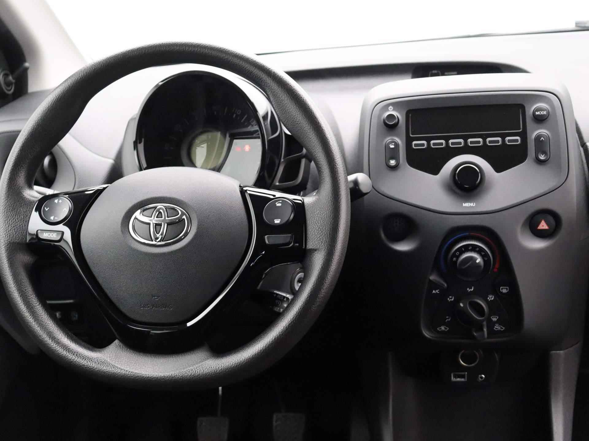 Toyota Aygo 1.0 VVT-i x-fun | Licht metalen velgen | Airco | Cruise control | Bluetooth | Elektrische ramen | - 8/35