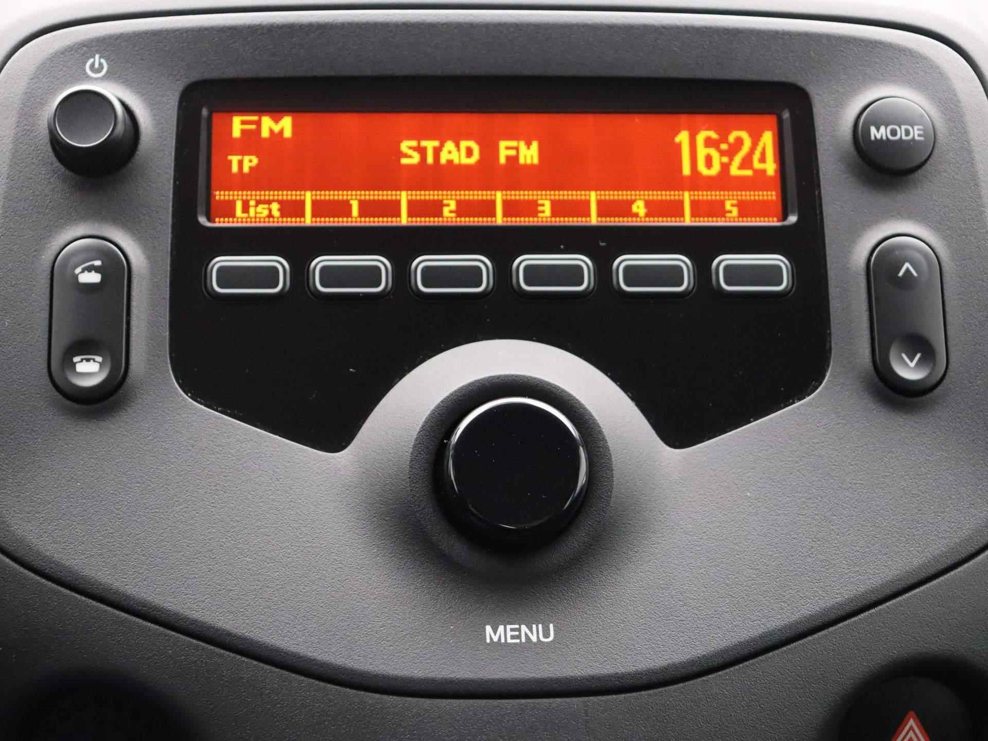 Toyota Aygo 1.0 VVT-i x-fun | Licht metalen velgen | Airco | Cruise control | Bluetooth | Elektrische ramen | - 25/35