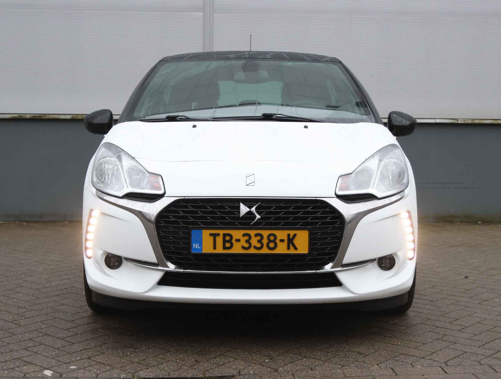 DS 3 82pk So Chic | Navigatie | Climate | Sportstoelen | NL Auto! | TwoTone - 6/34