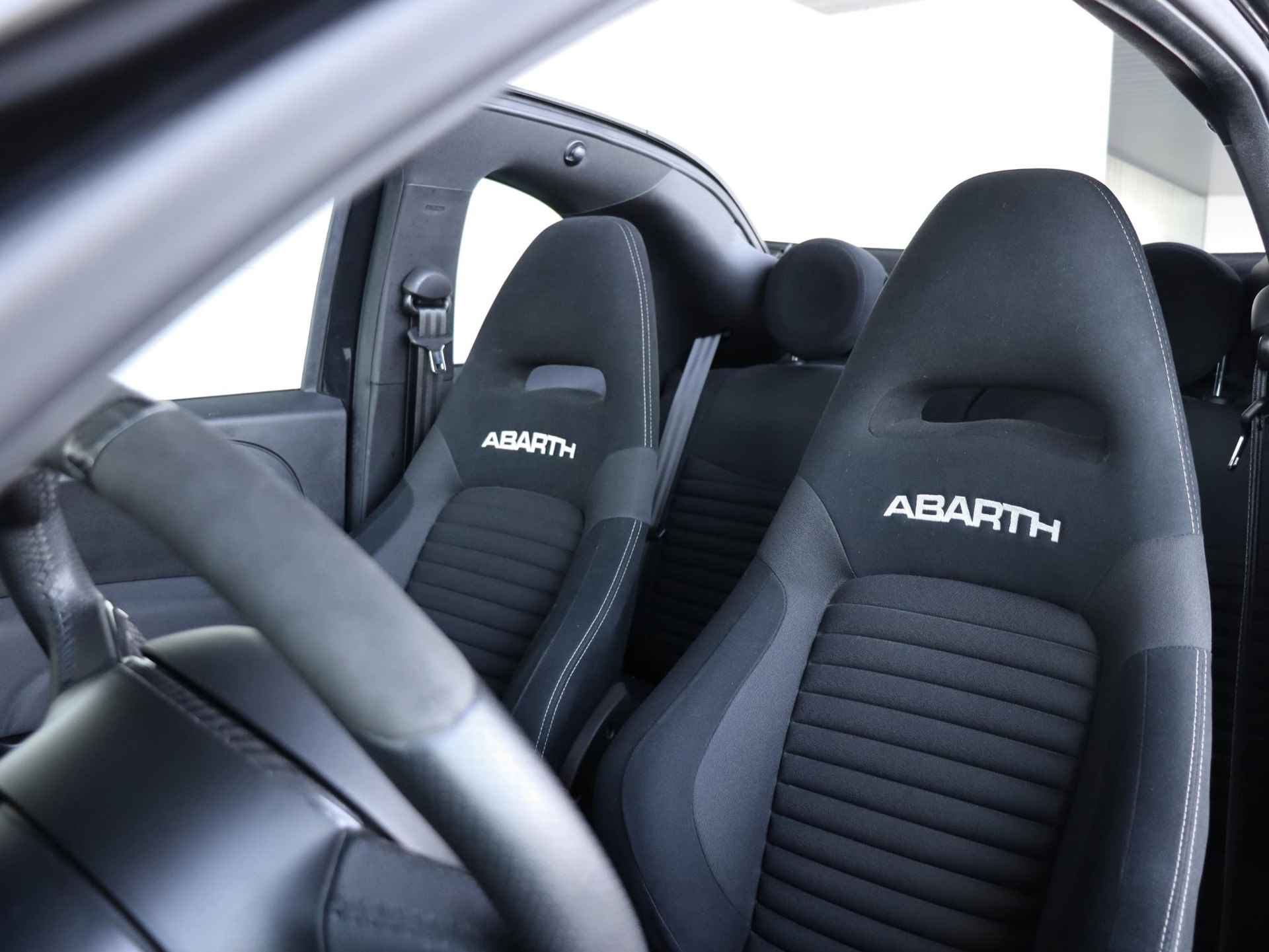 Abarth 595C 1.4 T-Jet competizione | Sabelt Stoelen | Navi | 17 INCH - 21/32