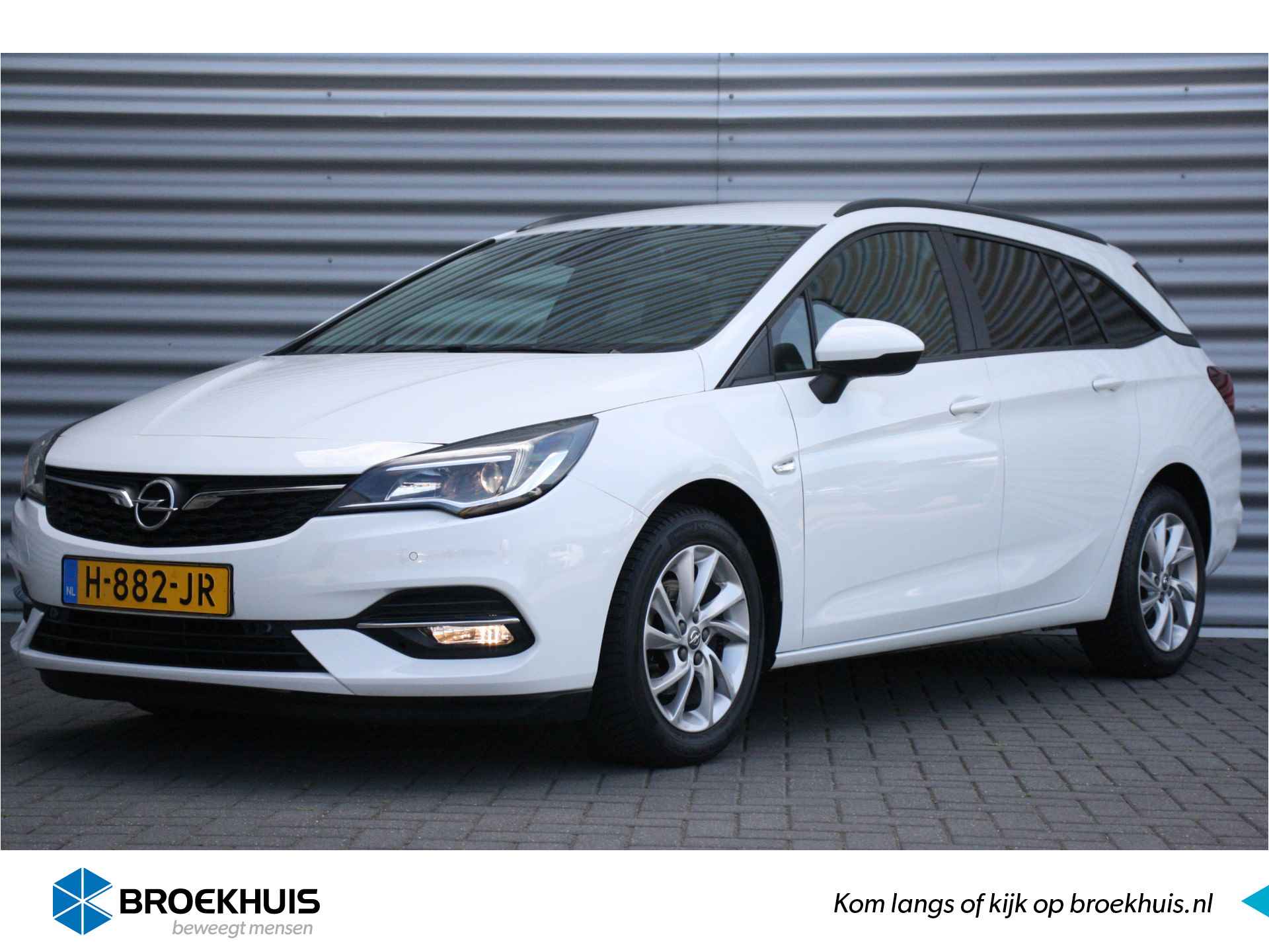 Opel Astra SPORTS TOURER 1.2 TURBO 110PK EDITION+ / NAVI / CLIMA / LED / AGR / PDC / 16" LMV / CAMERA / BLUETOOTH / CRUISECONTROL / NIEUWST - 1/37