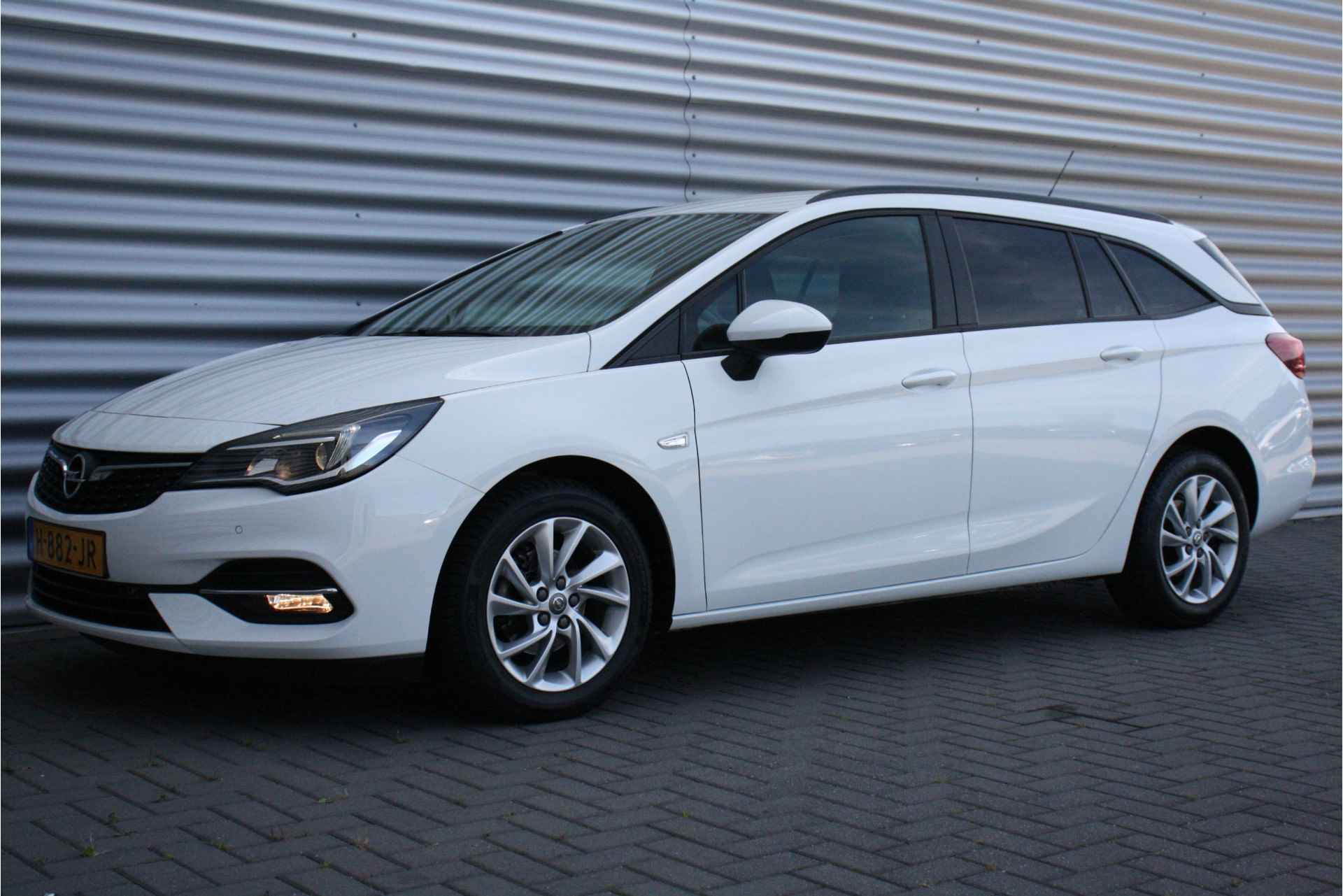 Opel Astra SPORTS TOURER 1.2 TURBO 110PK EDITION+ / NAVI / CLIMA / LED / AGR / PDC / 16" LMV / CAMERA / BLUETOOTH / CRUISECONTROL / NIEUWST - 6/37