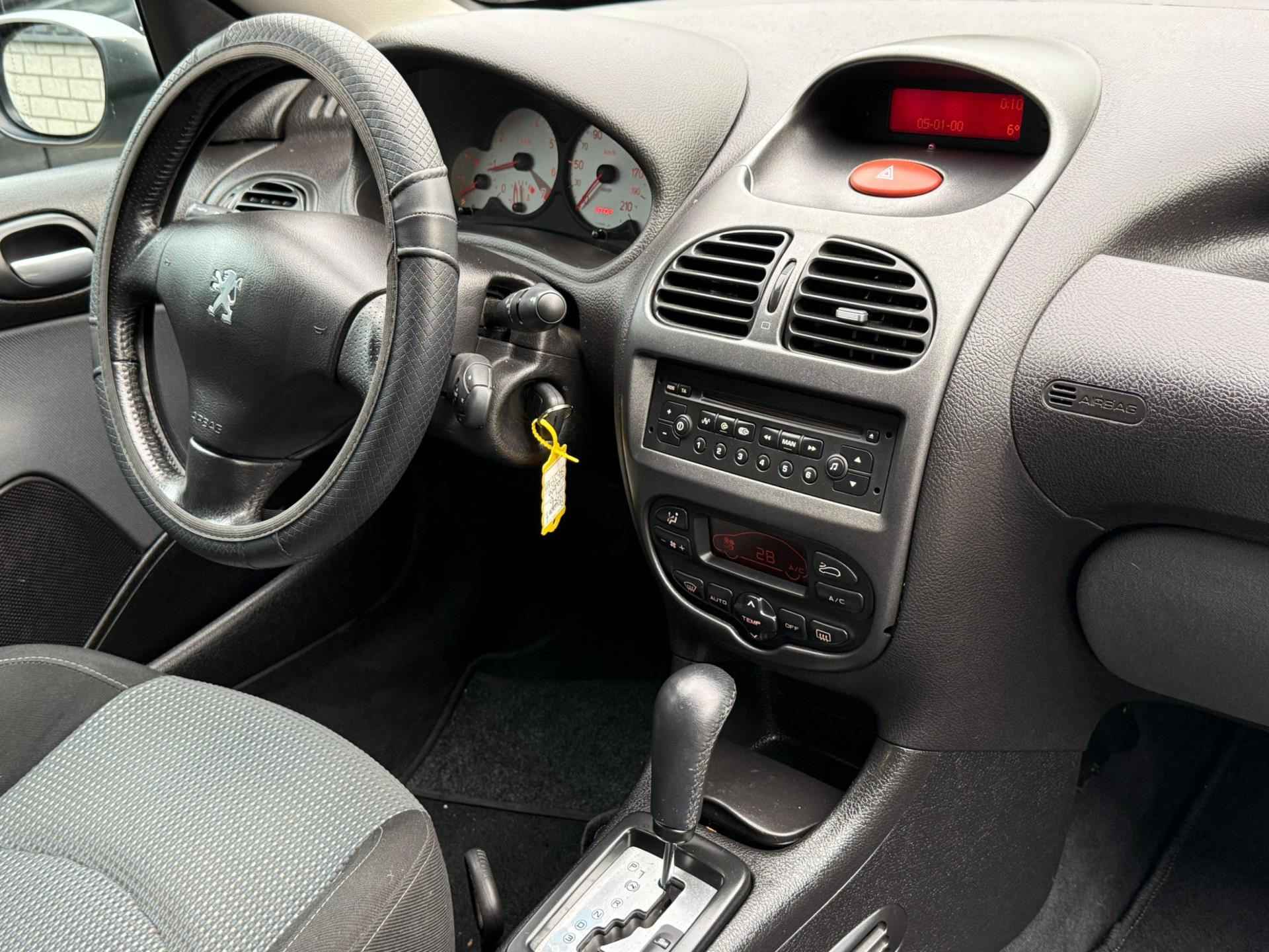 Peugeot 206 CC 1.6-16V Automaat Airco Nieuwe Apk - 3/16