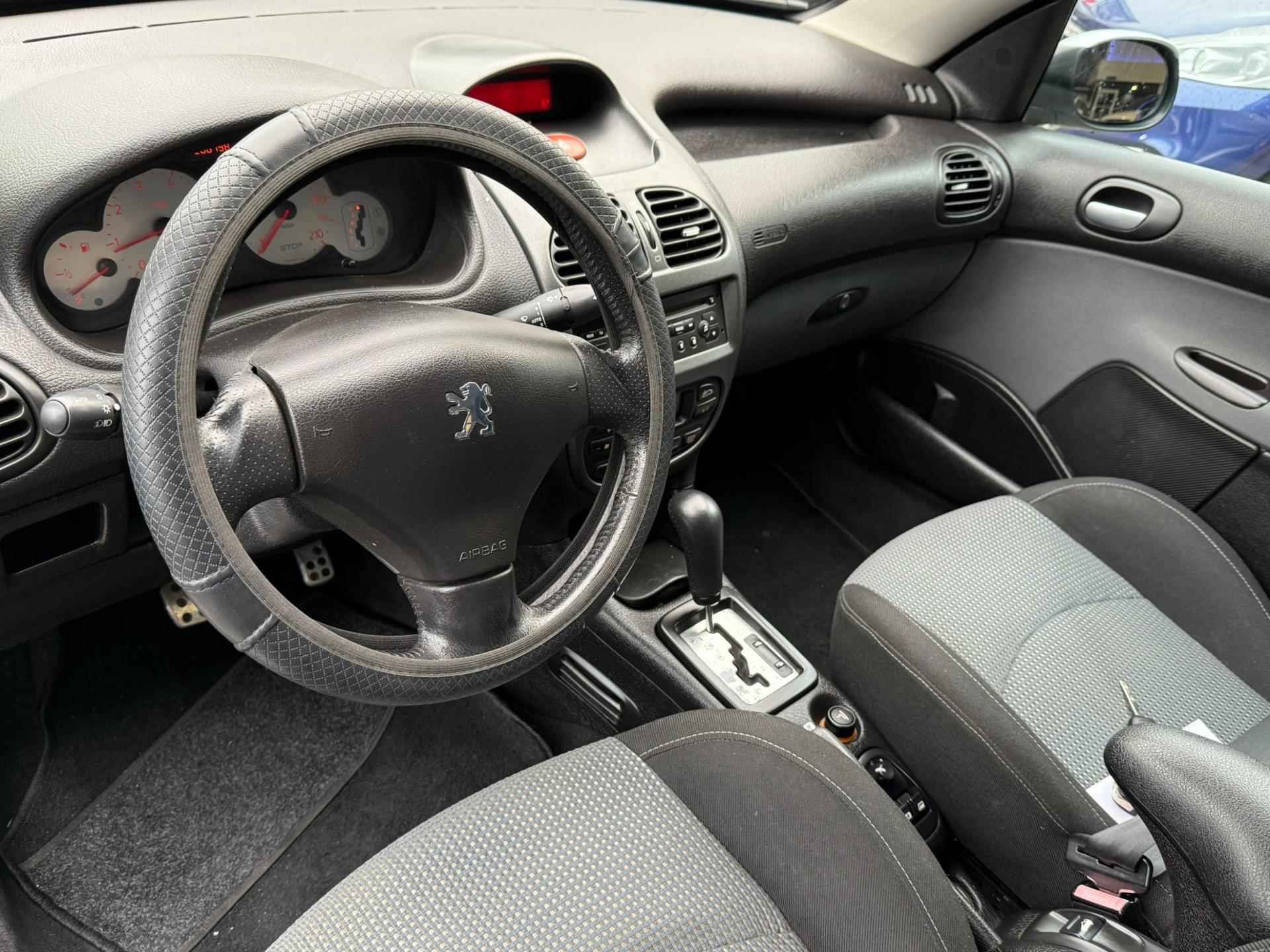 Peugeot 206 CC 1.6-16V Automaat Airco Nieuwe Apk - 10/16