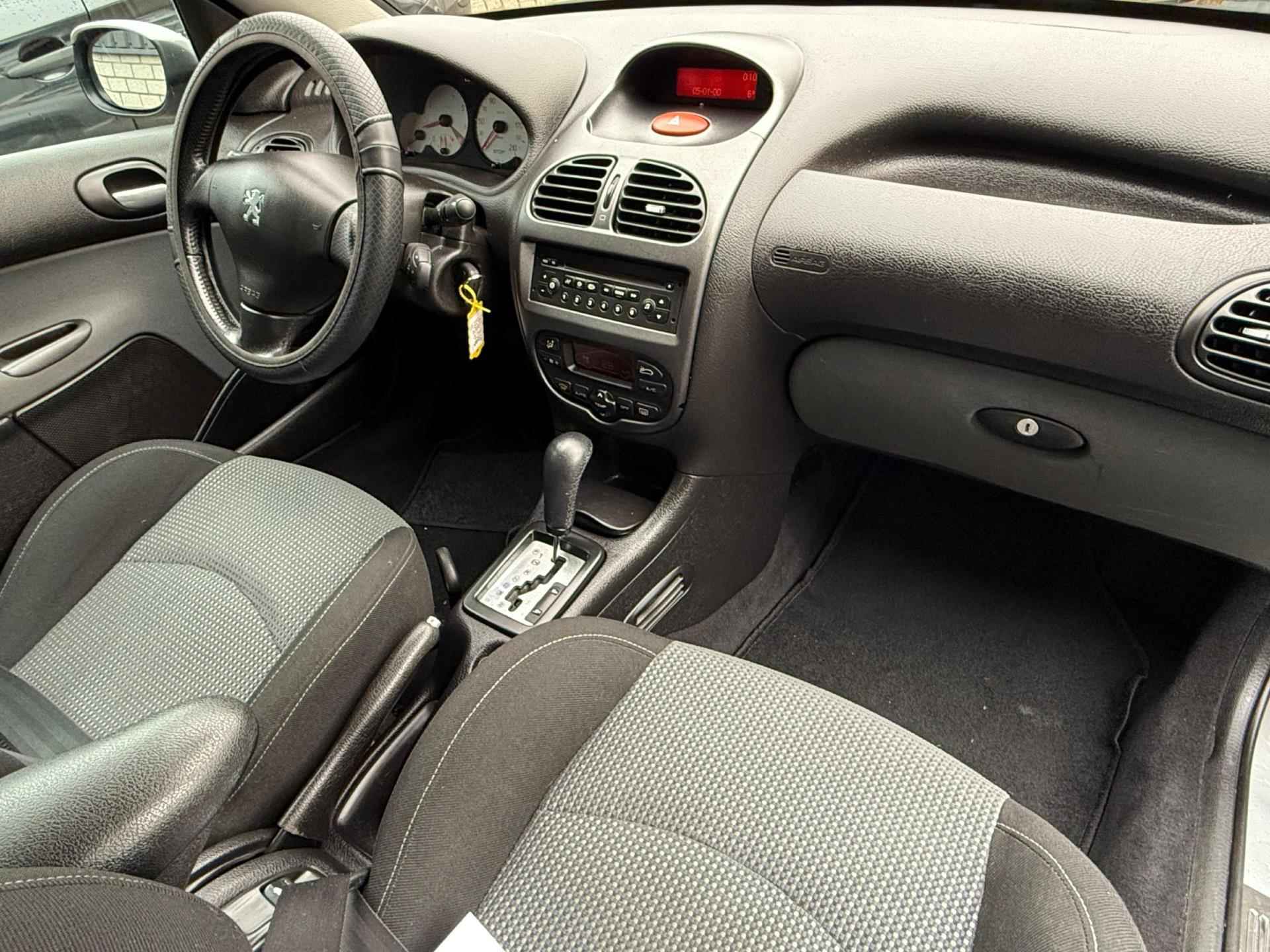 Peugeot 206 CC 1.6-16V Automaat Airco Nieuwe Apk - 11/16