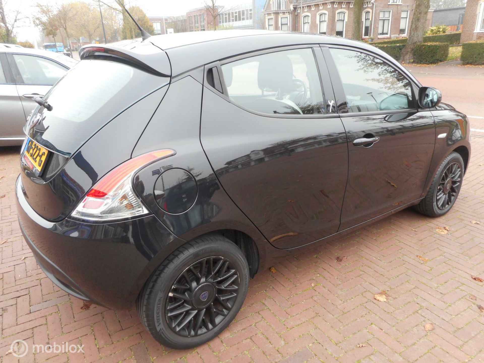 Lancia Ypsilon TwinAir Turbo 80 Elefantino Plus - 4/31