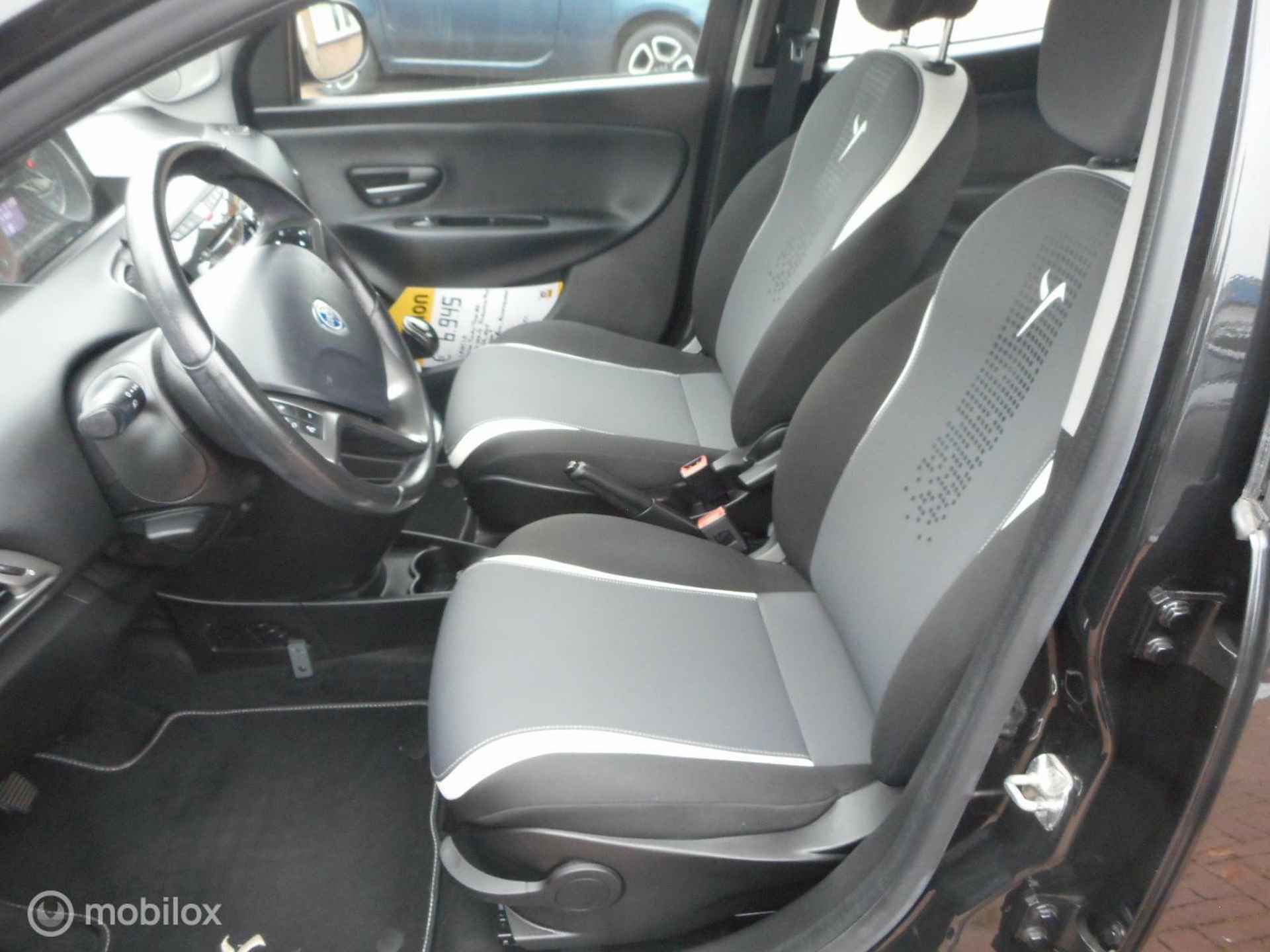 Lancia Ypsilon TwinAir Turbo 80 Elefantino Plus - 7/31