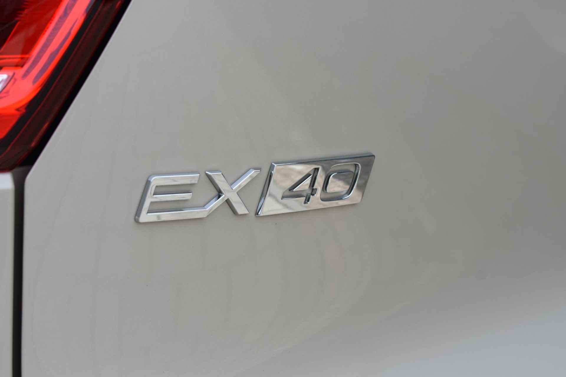 Volvo EX40 Single Motor Extended Range Plus 82 kWh Uit voorraad leverbaar | Stoelverwarming | Getint glas achter | Adaptive Cruise Control - 25/25