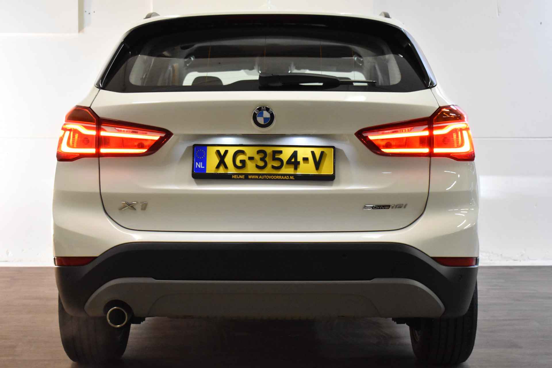 BMW X1 18IA 140PK AUT. EXECUTIVE NAVI/LED/PDC - 6/31