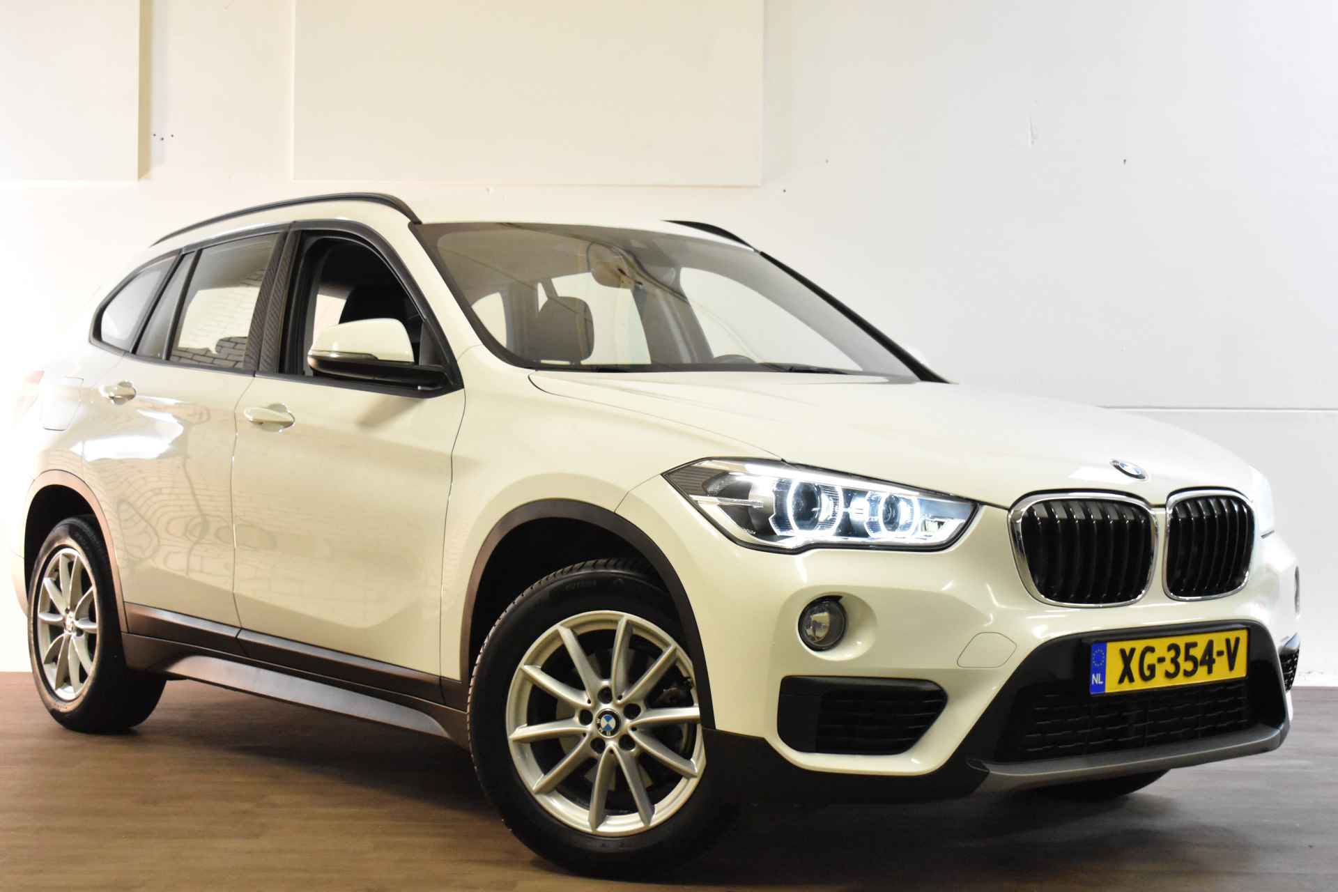 BMW X1 18IA 140PK AUT. EXECUTIVE NAVI/LED/PDC - 7/31