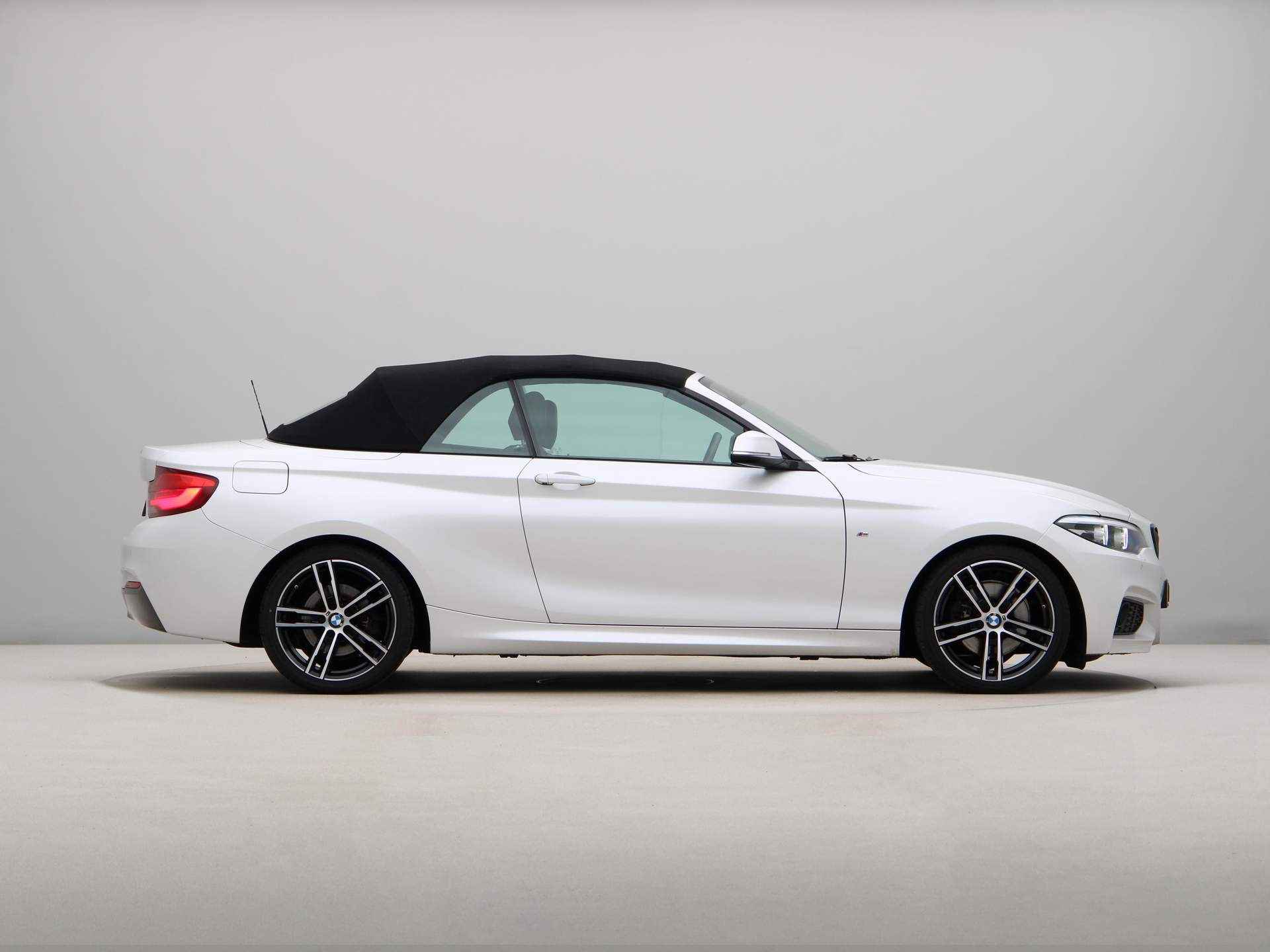 BMW 2 Serie Cabrio 220i High Executive M Sport - 12/30