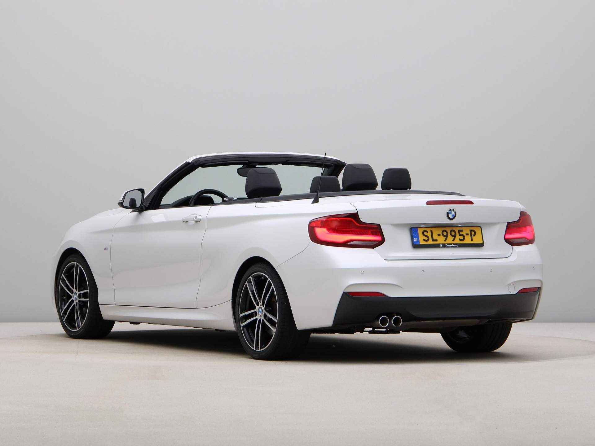 BMW 2 Serie Cabrio 220i High Executive M Sport - 18/30