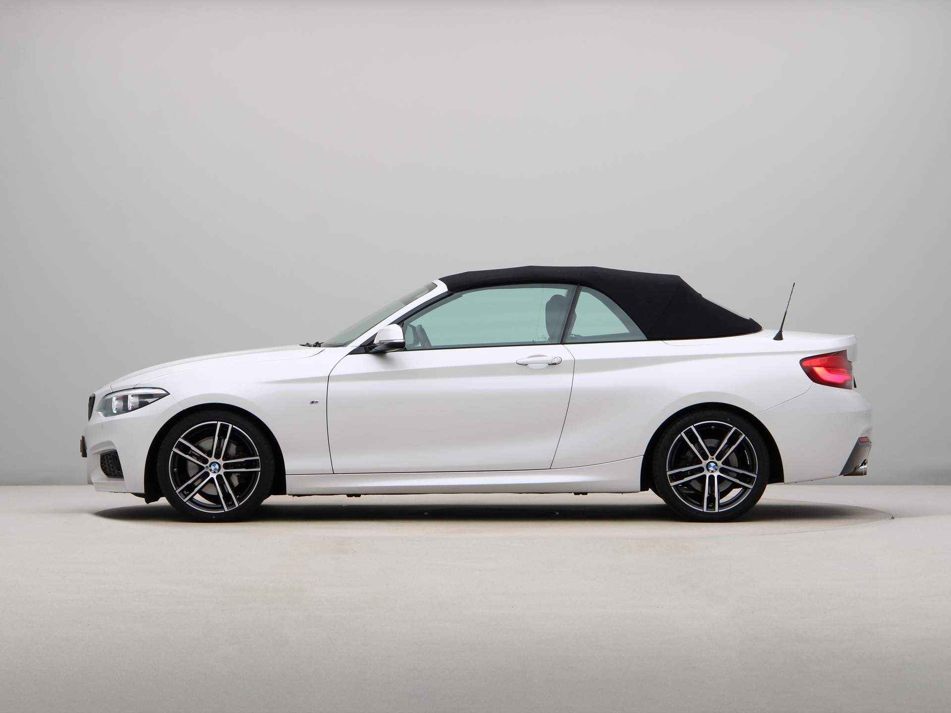 BMW 2 Serie Cabrio 220i High Executive M Sport - 19/30