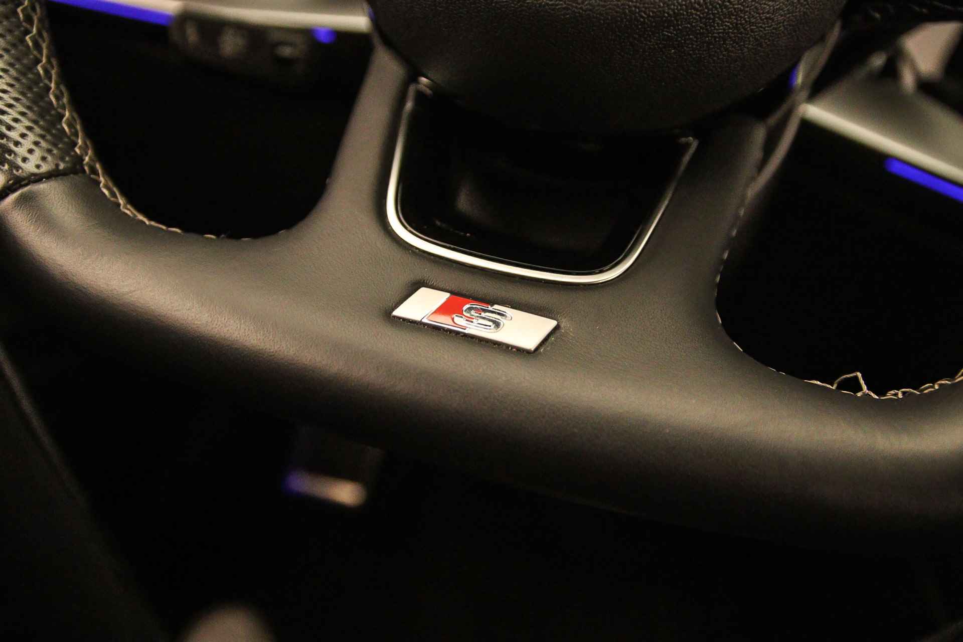 Audi A3 Sportback S Edition 30 TDI 116pk | 18 inch | S-Line | Full LED | Sfeerverlichting | Navi | Apple CarPlay | Afgevlakt Stuurwiel | - 17/46