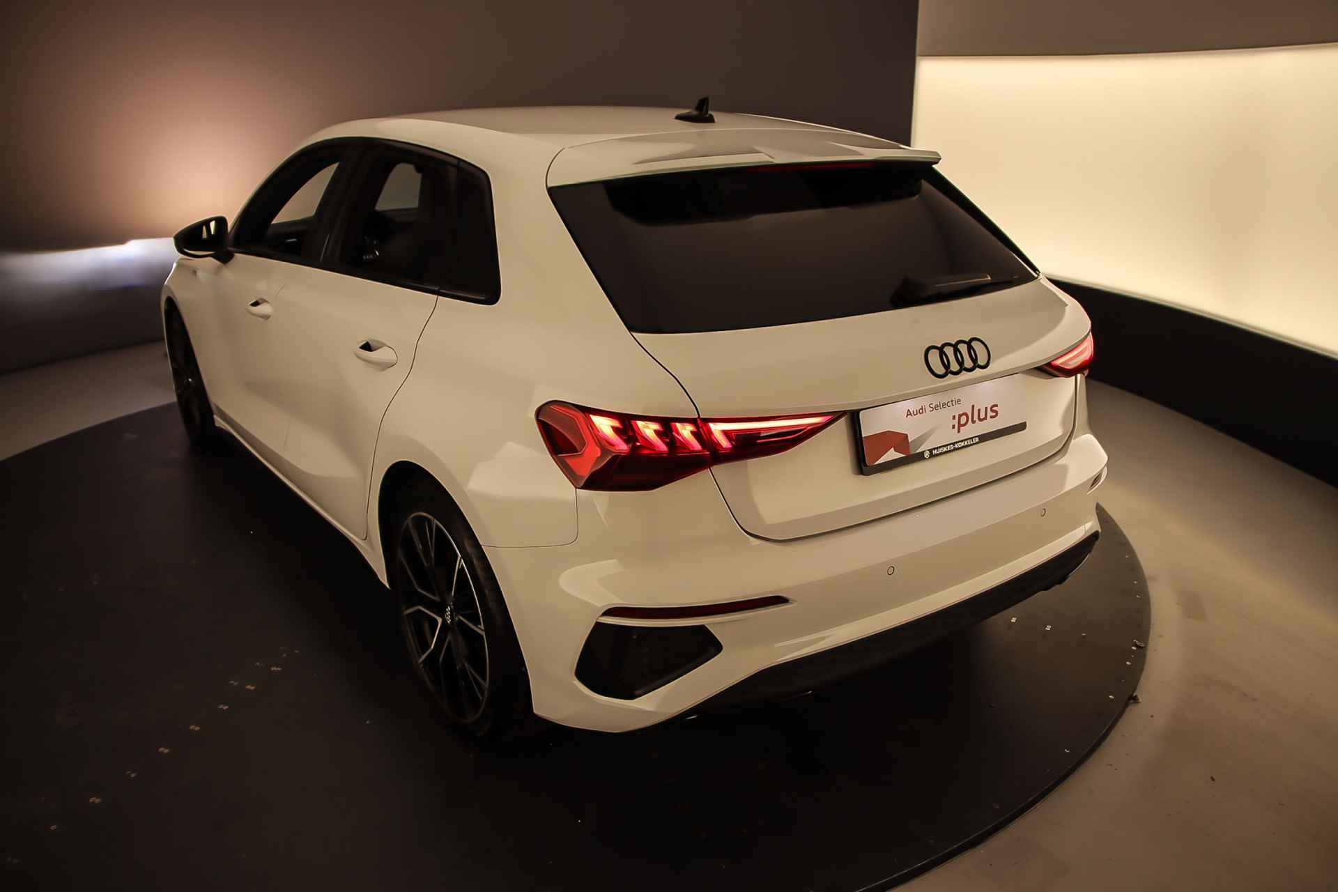 Audi A3 Sportback S Edition 30 TDI 116pk | 18 inch | S-Line | Full LED | Sfeerverlichting | Navi | Apple CarPlay | Afgevlakt Stuurwiel | - 39/46