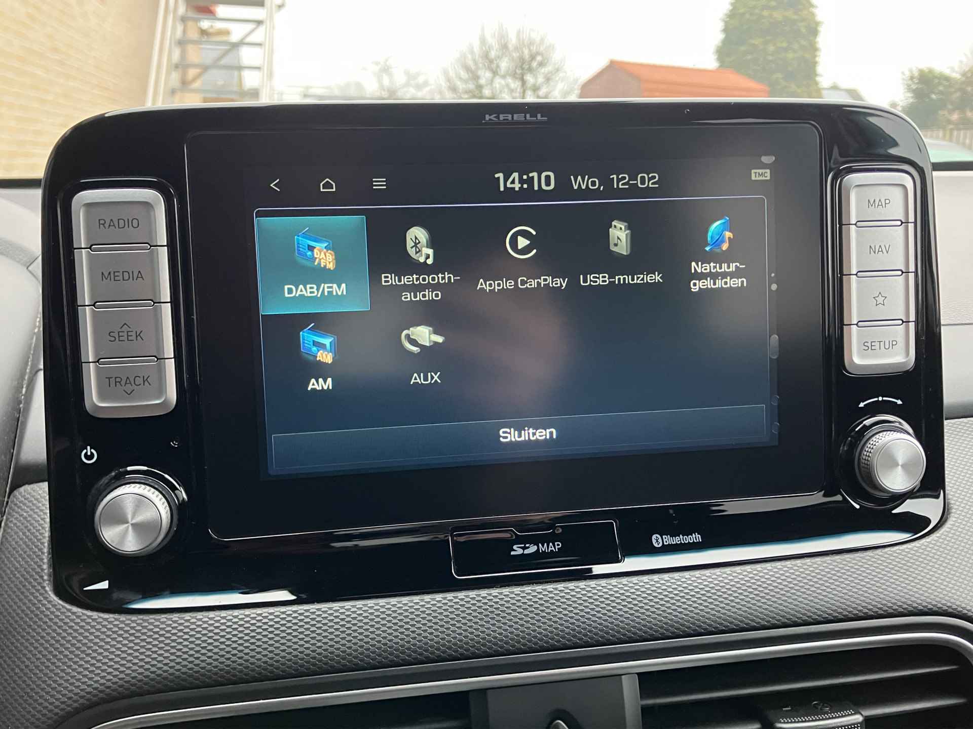 Hyundai KONA EV Premium 64 kWh | dealer onderhouden | leder | navigatie | stoel/stuurverw. | adapt. cruise | trekhaak | incl. zomerset - 28/40