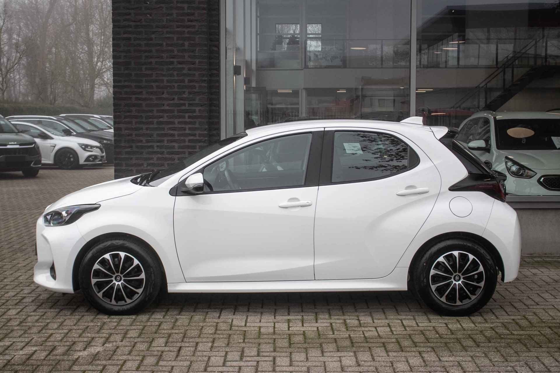 Toyota Yaris 1.5 Hybrid Active - All-in rijklrprs | clima | Apple cp/Android auto - 2/37