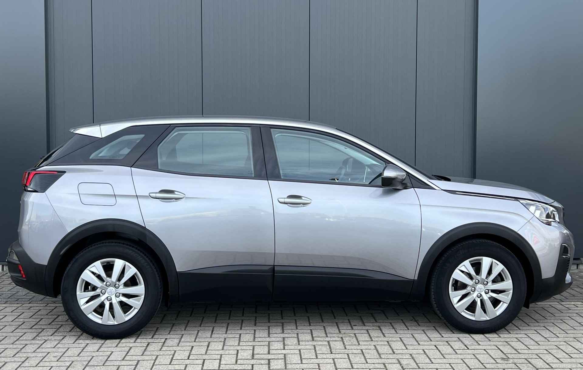 Peugeot 3008 1.2 PureTech Blue Lease Executive - 4/29