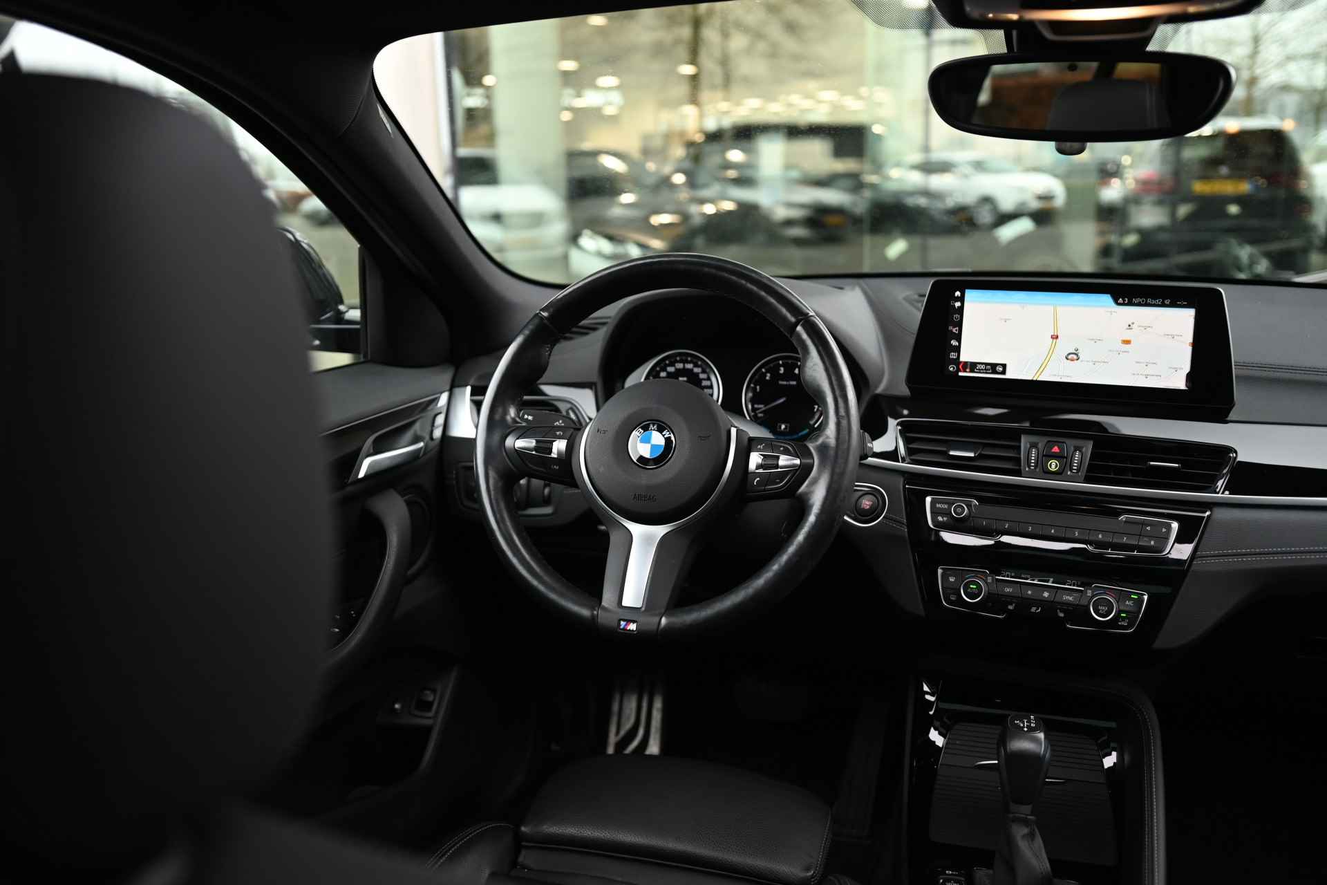 BMW X2 xDrive25e High Executive M Sport Automaat / Panoramadak / Achteruitrijcamera / Sportstoelen / Head-Up / Navigatie Plus / Park Assistant / Stuurverwarming - 17/30