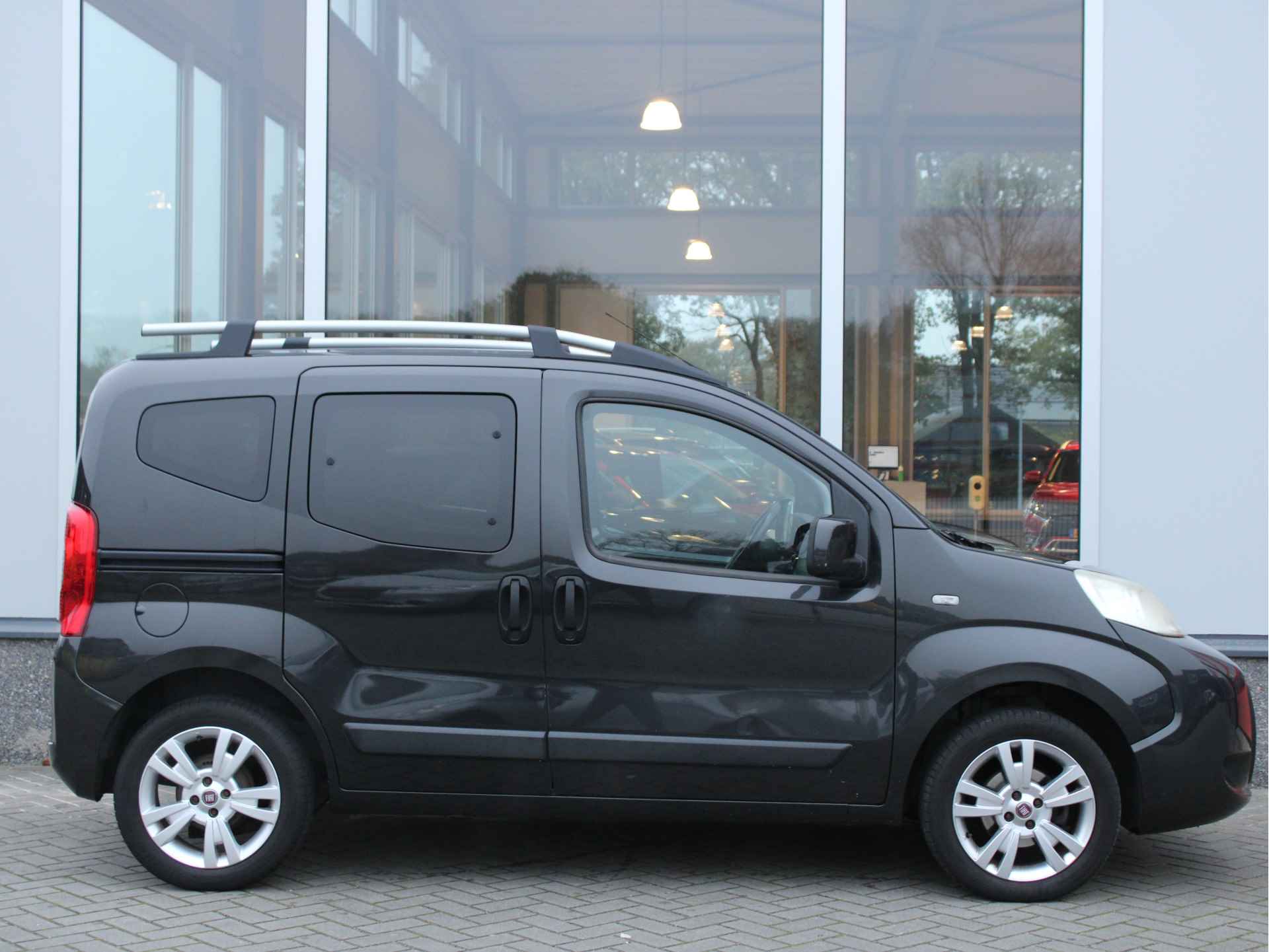 Fiat Qubo 1.4 MyLife 5-Zits Trekhaak, 2 Zijschuifdeuren met Ruiten, Parkeersensoren Achter, Airco, Radio - 14/28