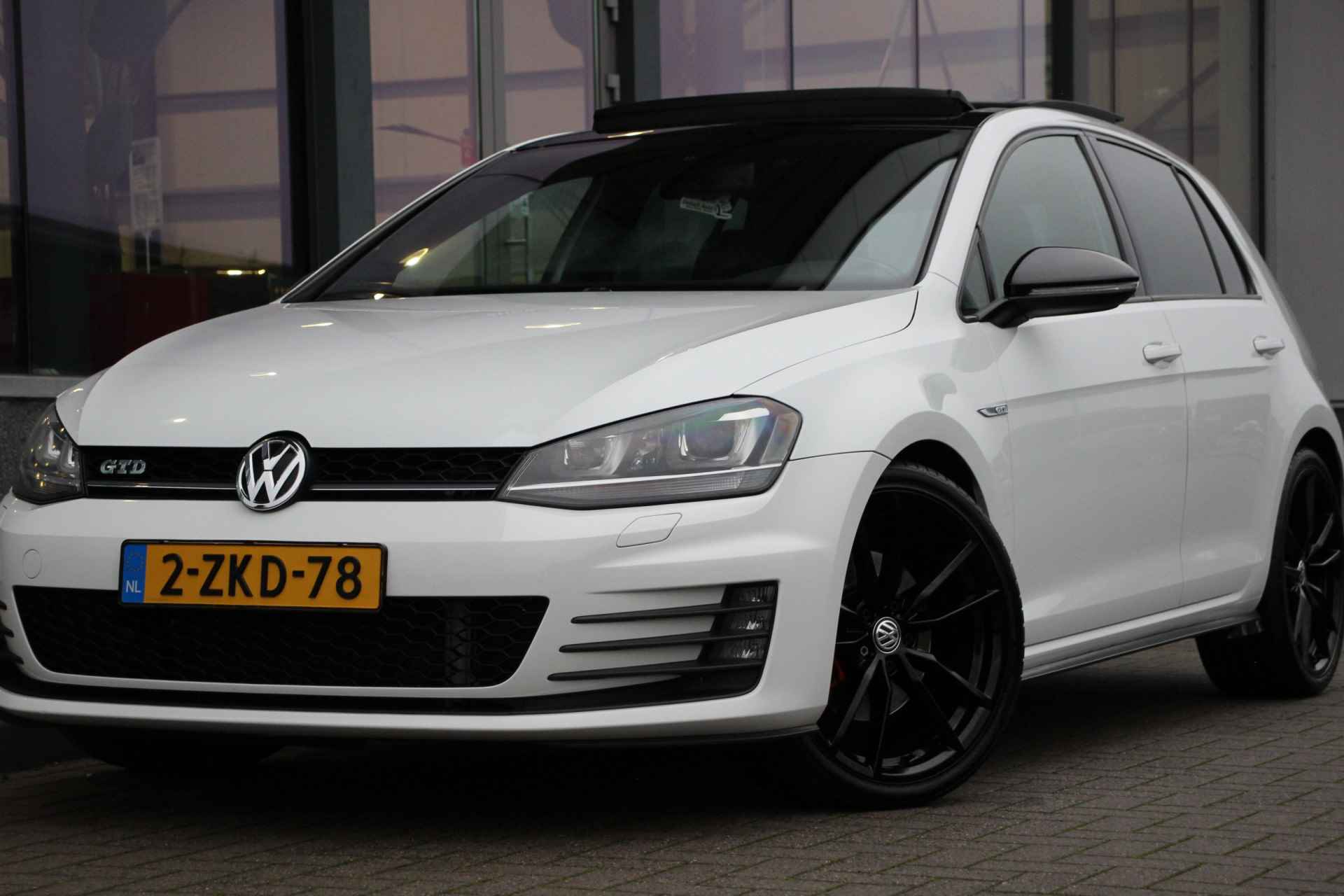 Volkswagen Golf 2.0 TDI GTD | Pano. | Cruise | Navi | - 4/34