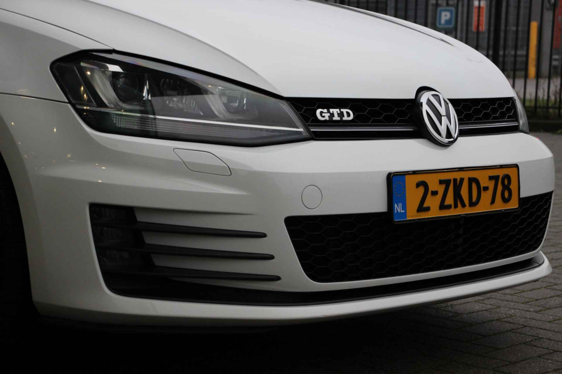 Volkswagen Golf 2.0 TDI GTD | Pano. | Cruise | Navi | - 8/34