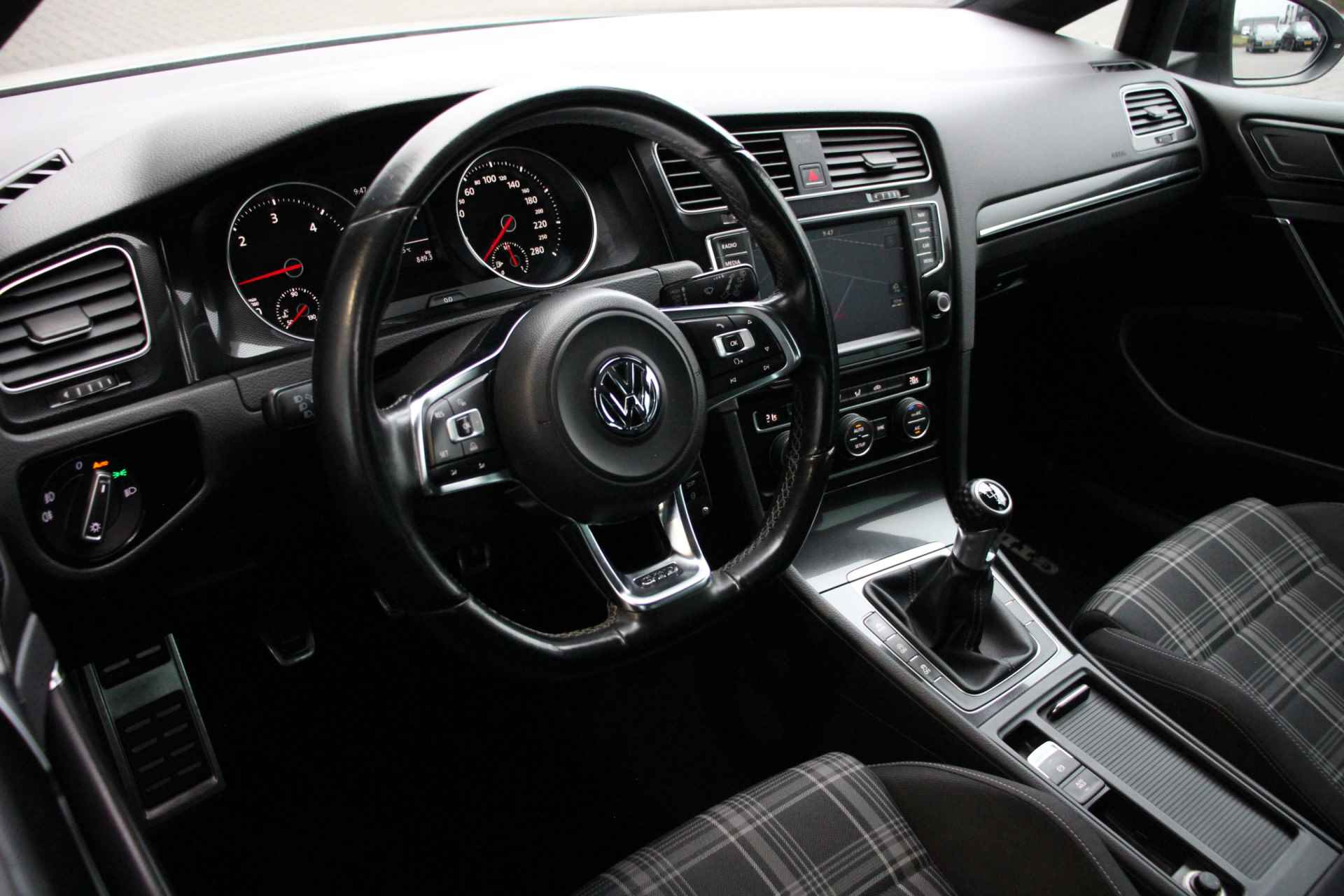 Volkswagen Golf 2.0 TDI GTD | Pano. | Cruise | Navi | - 10/34