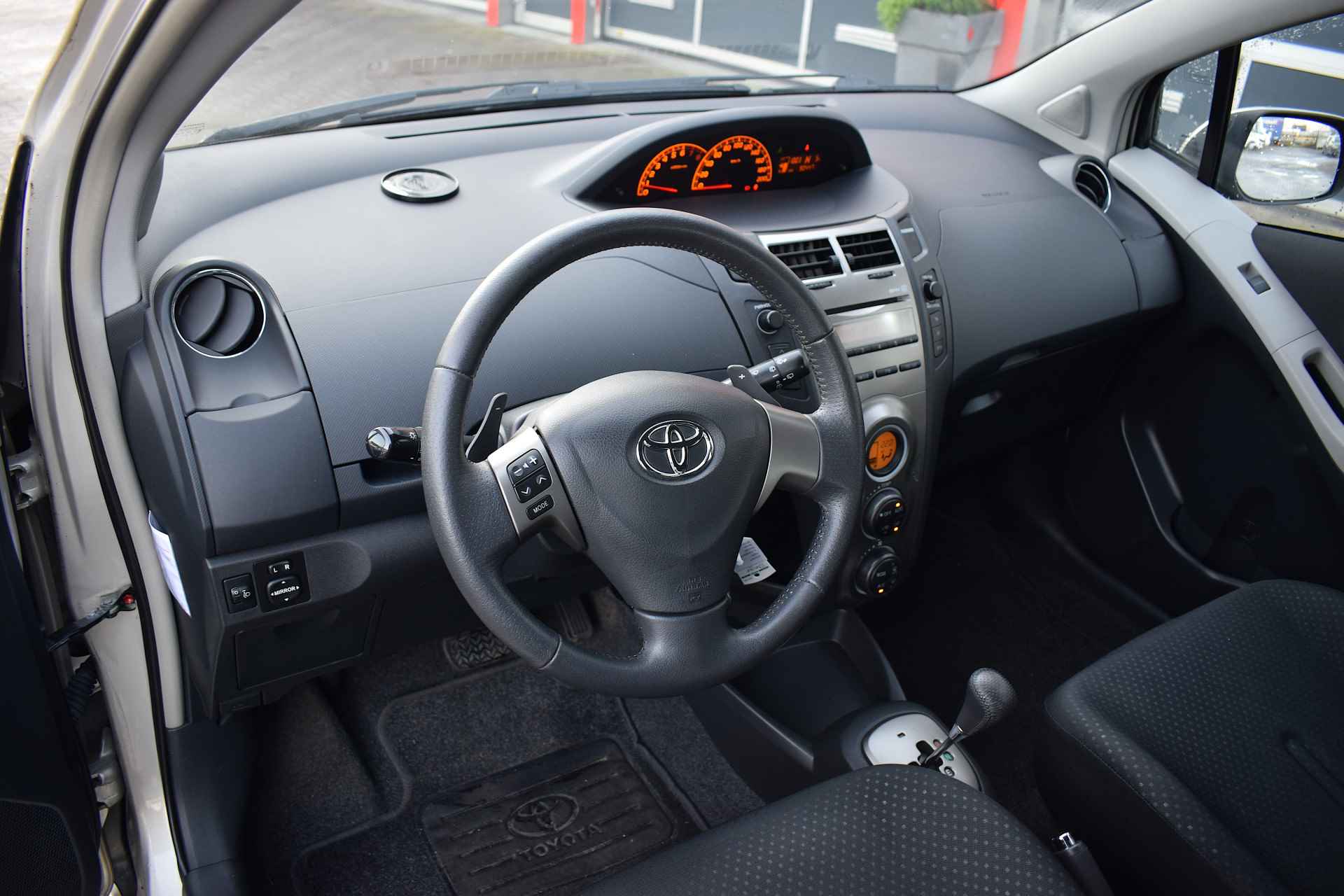 Toyota Yaris 1.3 VVTi Aspiration | Automaat | Trekhaak | NAP | Climate - 5/10