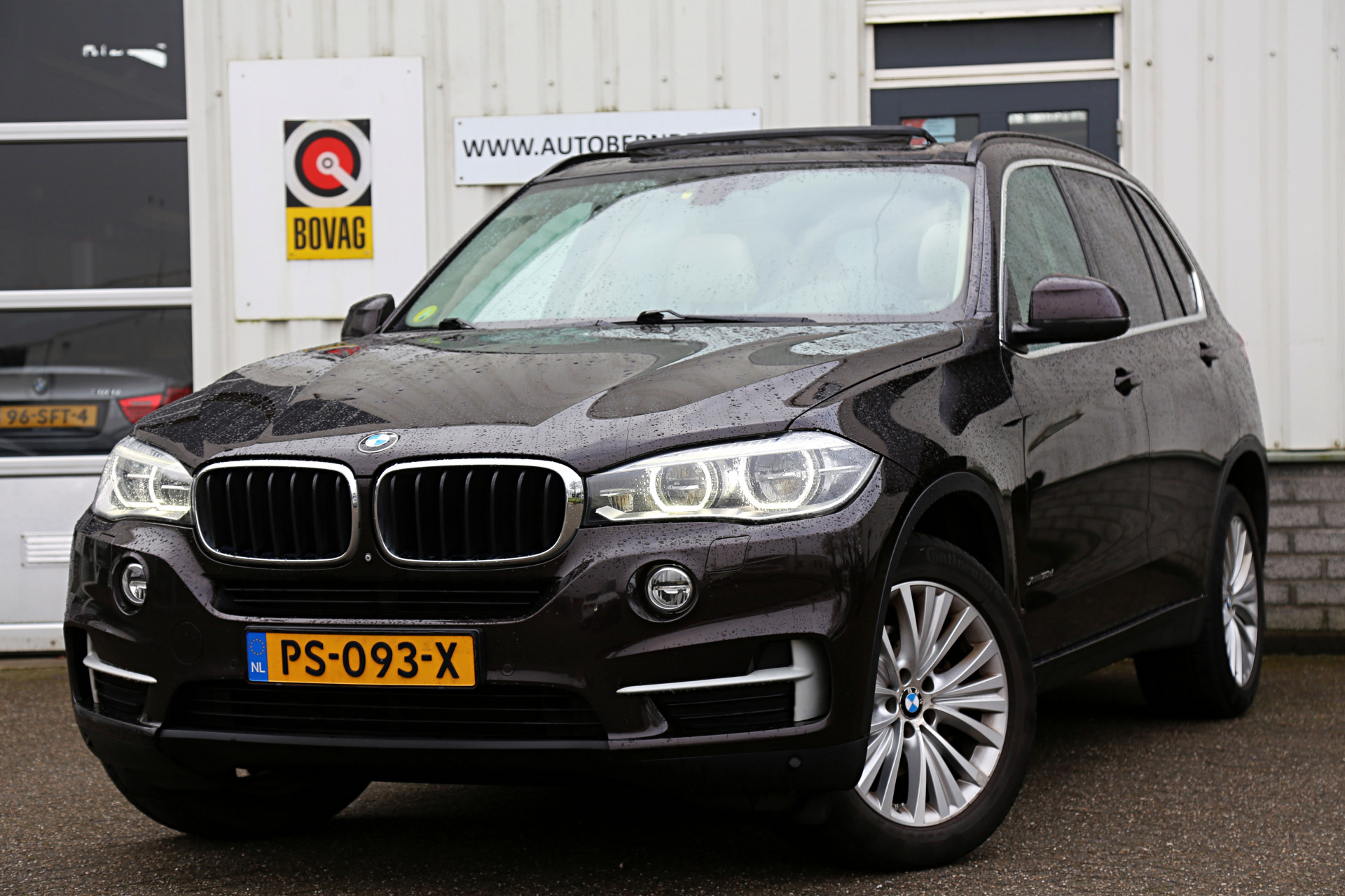 BMW X5 xDrive30d*Perfect Onderh.*Panodak/Trekhaak/HUD/Stoelverw./Leder/Memorie/Elek. Klep/Adap. LED/Camera/Standkachel/Parkeersens.V+A/