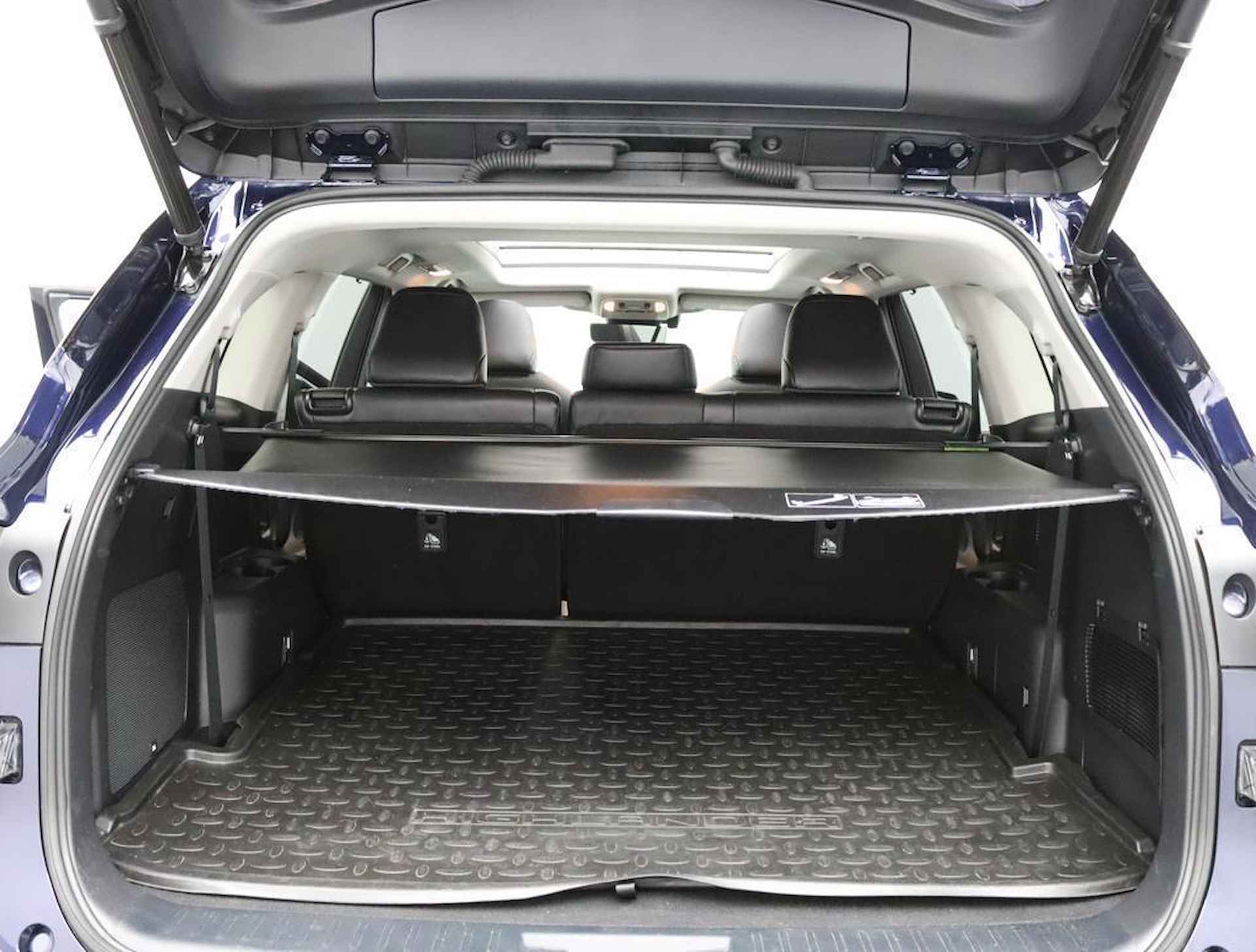 Toyota Highlander 2.5 AWD Hybrid Premium 7 Persoons | Lederen bekleding | Trekhaak 2000 kg | Panoramadak | 20 inch Lichtmetaal | - 21/76