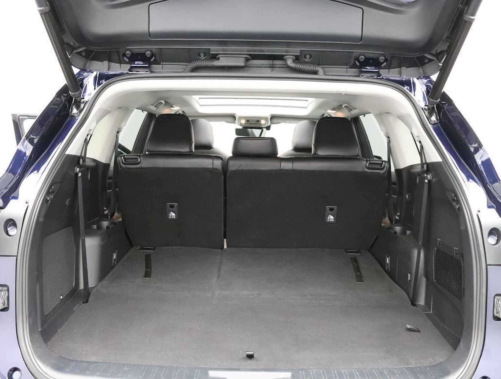 Toyota Highlander 2.5 AWD Hybrid Premium 7 Persoons | Lederen bekleding | Trekhaak 2000 kg | Panoramadak | 20 inch Lichtmetaal | - 38/76