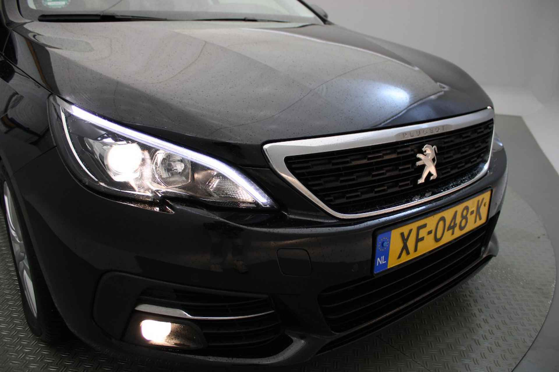 PEUGEOT 308 SW 1.2 PureTech Blue Executive - Panorama - 26/29