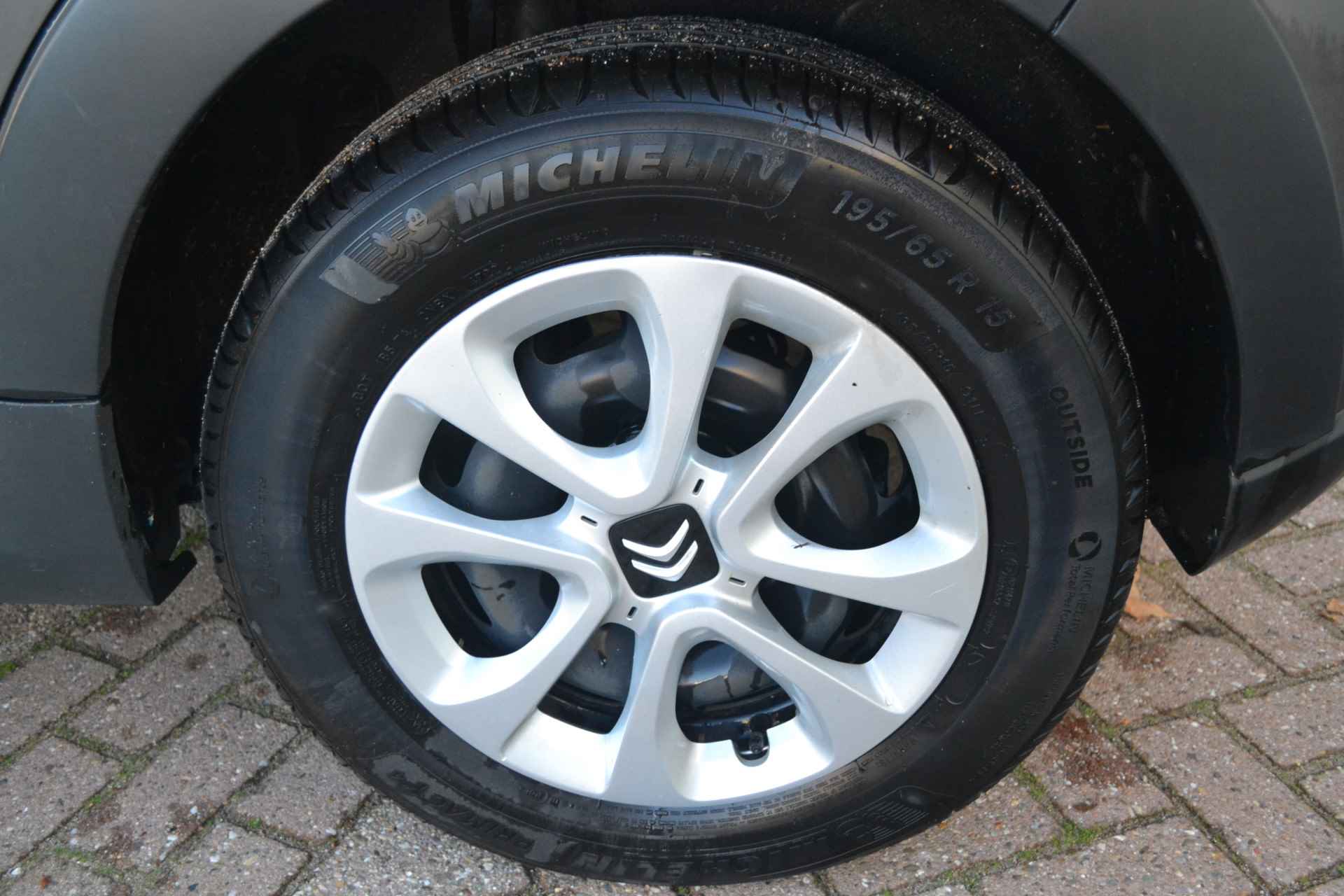 Citroën C3 | FEEL | 110 | NAV | PDC A. | BLUETOOTH | - 9/24