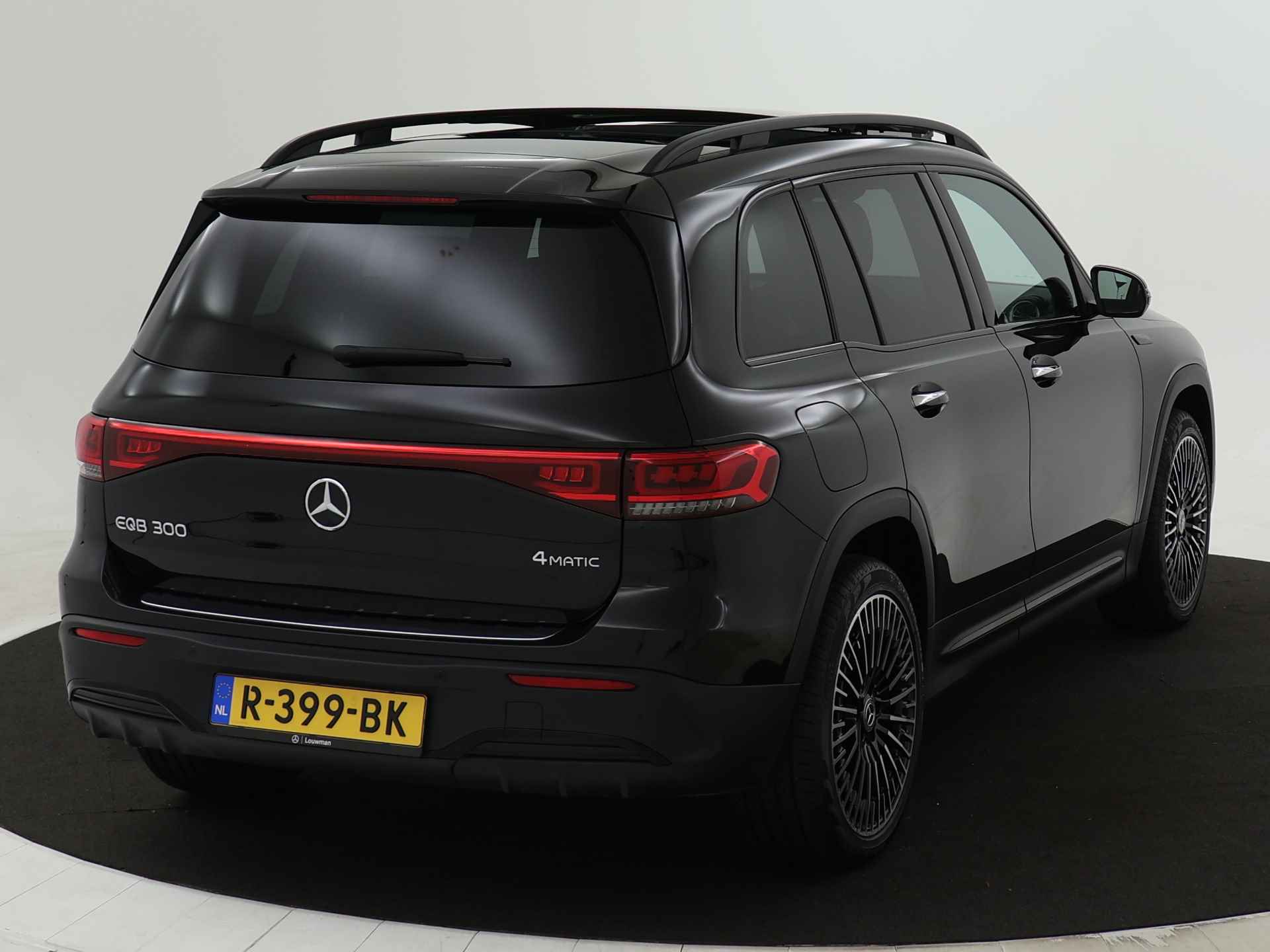 Mercedes-Benz EQB 300 4MATIC AMG Line 67 kWh | Panoramadak | Head-up Display | 360 Camera | Navigatie | Stoelgeheugen | | Inclusief 24 maanden Mercedes-Benz Certified garantie voor Europa. - 18/44