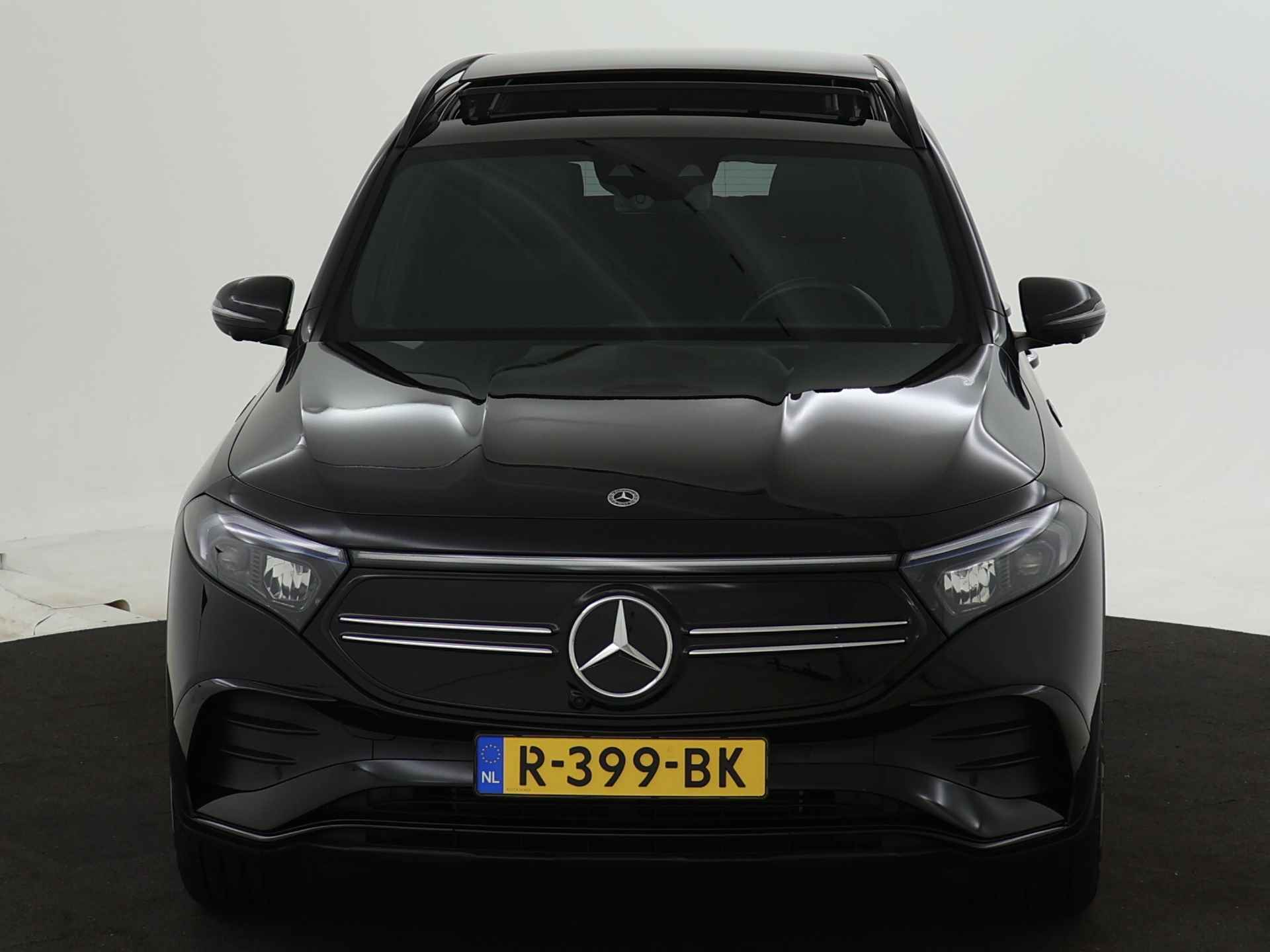 Mercedes-Benz EQB 300 4MATIC AMG Line 67 kWh | Panoramadak | Head-up Display | 360 Camera | Navigatie | Stoelgeheugen | | Inclusief 24 maanden Mercedes-Benz Certified garantie voor Europa. - 28/44